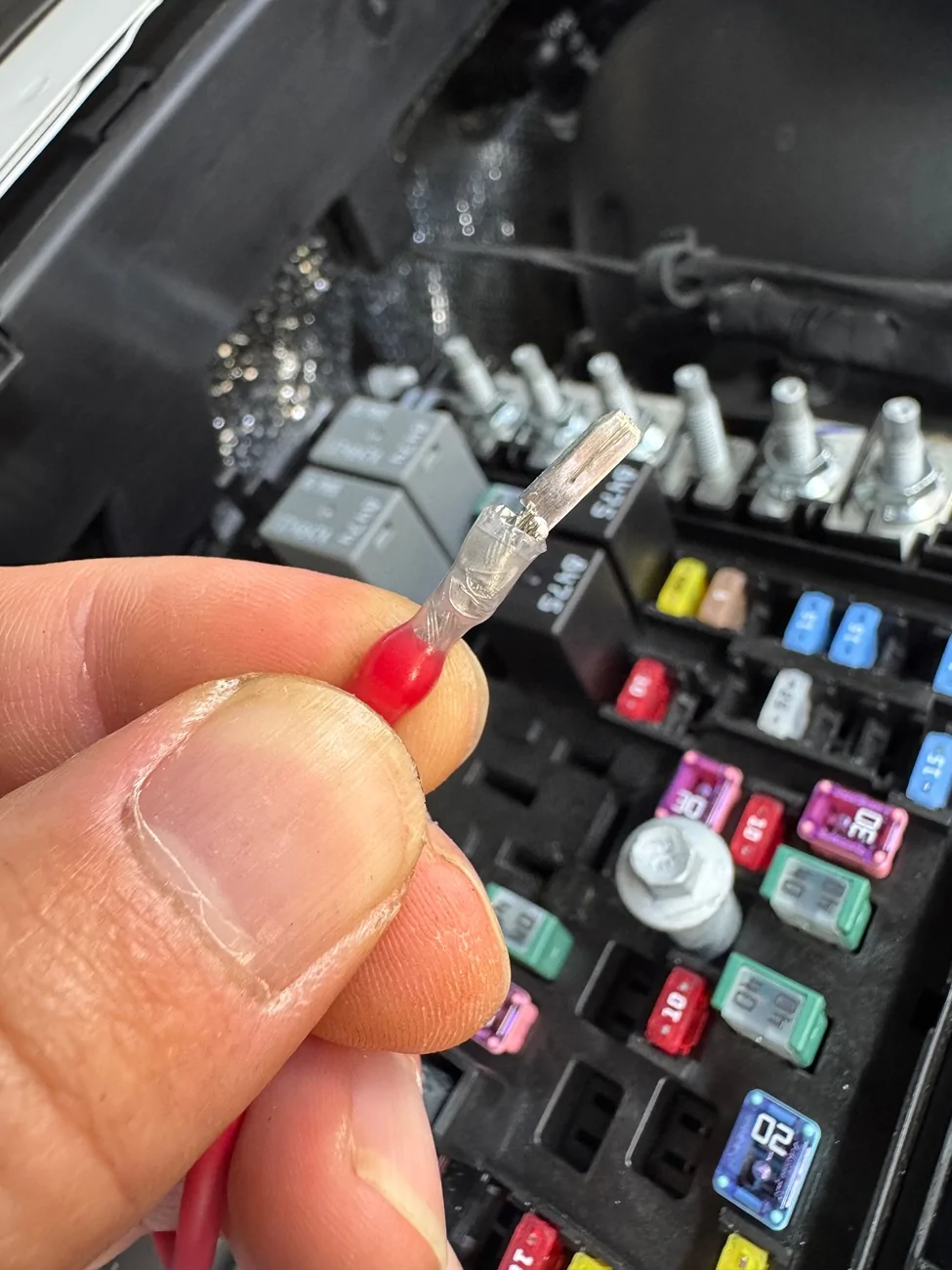 Jeep Wrangler JL Disabling USB power when ignition is off. IMG_8771