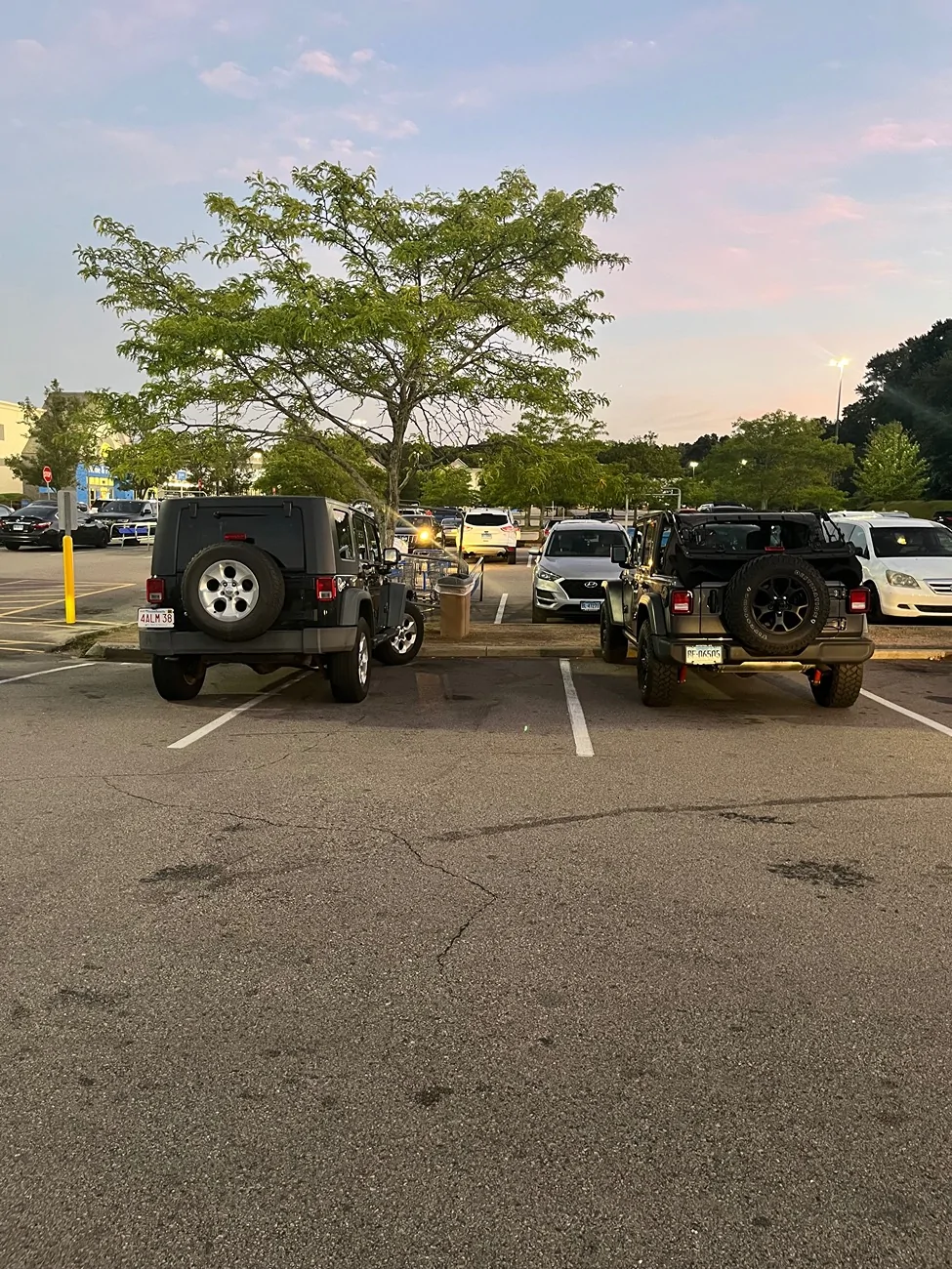 Jeep Wrangler JL Why do you park like this? IMG_9830