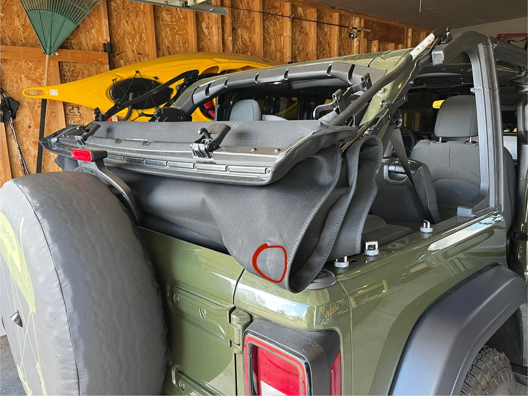 Jeep Wrangler JL Soft top spot wearing question IMG_9152