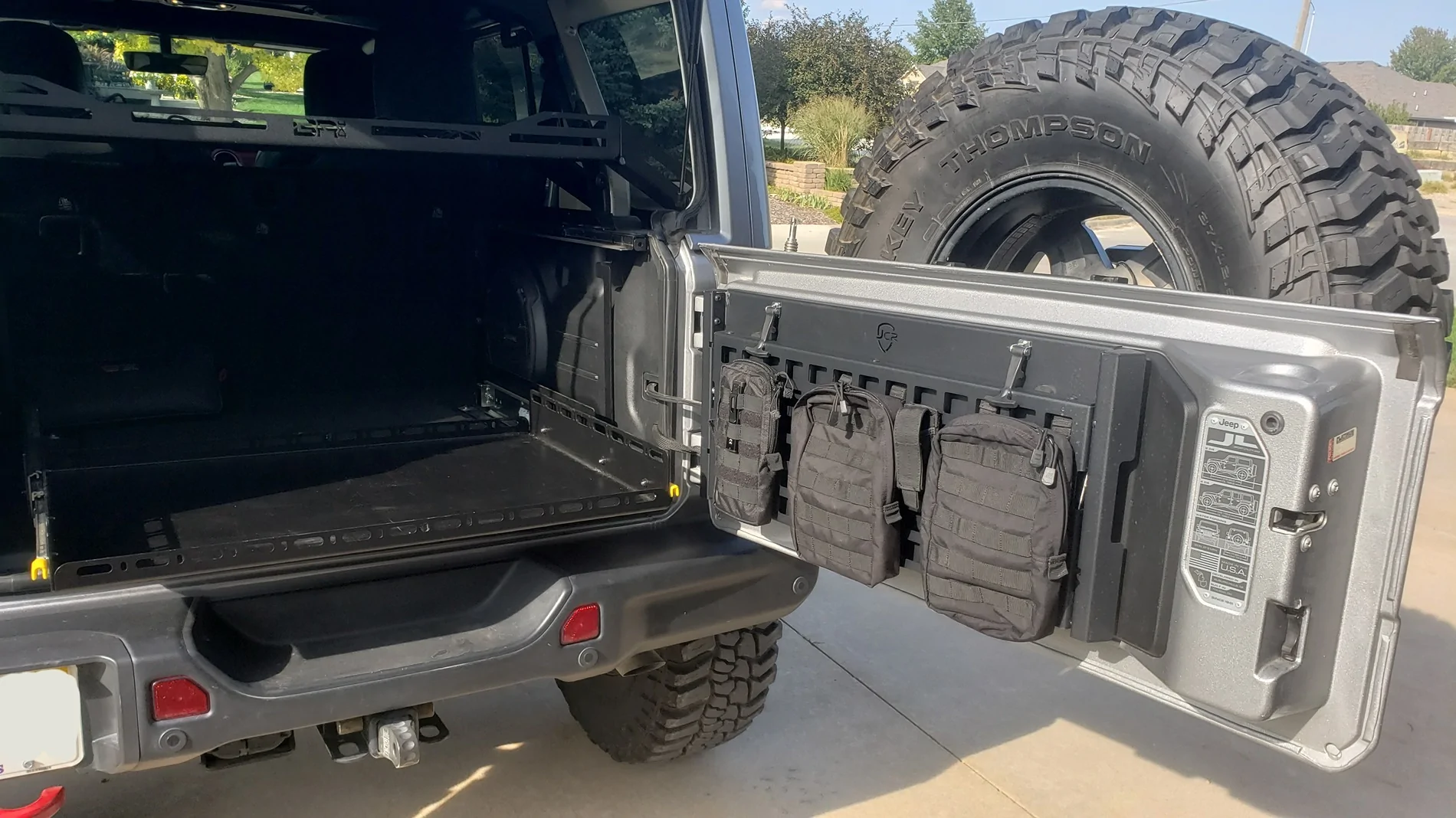 Jeep Wrangler JL Diabolical Slide & JCR Tailgate Table Together? 20250907_173241