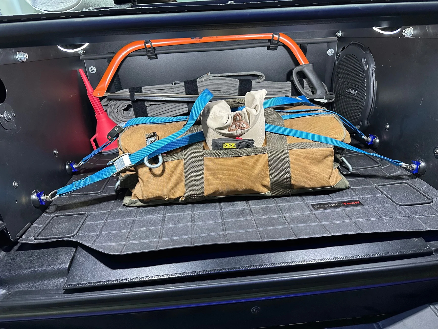 Jeep Wrangler JL Getting cargo area organized IMG_1210