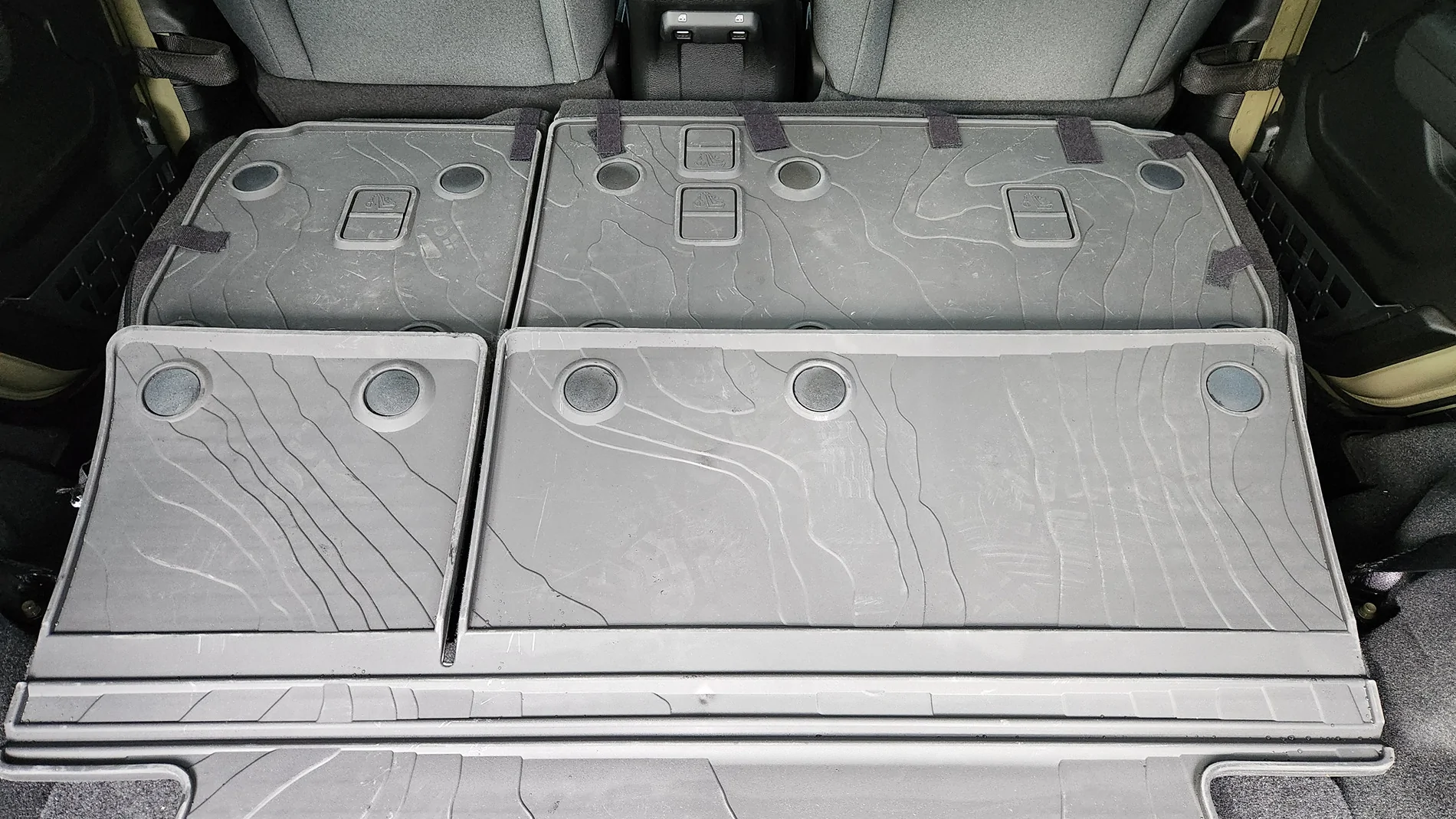 Jeep Wrangler JL Mopar Cargo Tray (82216627AB) issues 20250915_174414