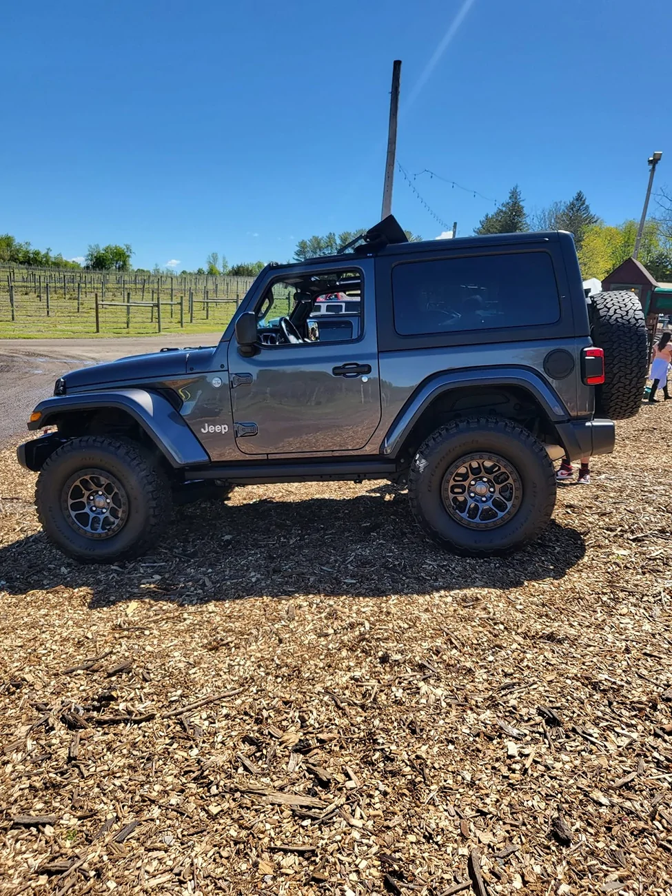 Jeep Wrangler JL Rubicon suspension on Sahara 222