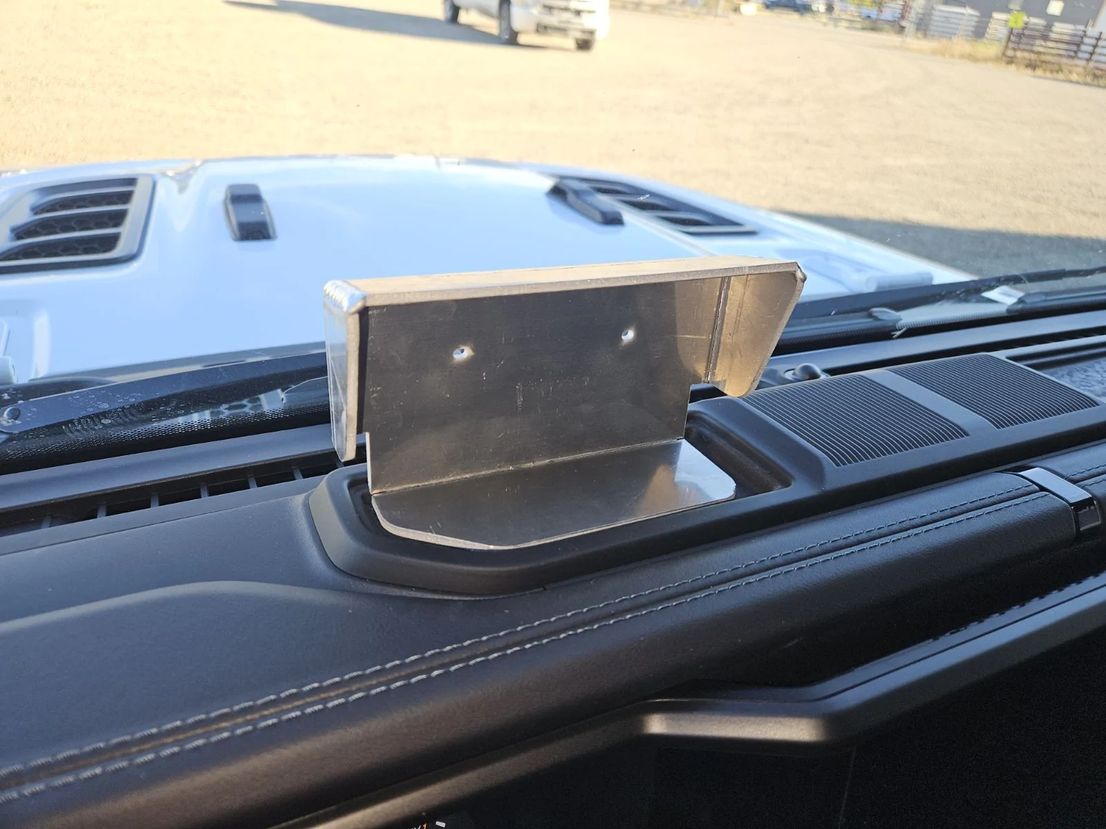 Jeep Wrangler JL Ham Radio Mount? 1000020936