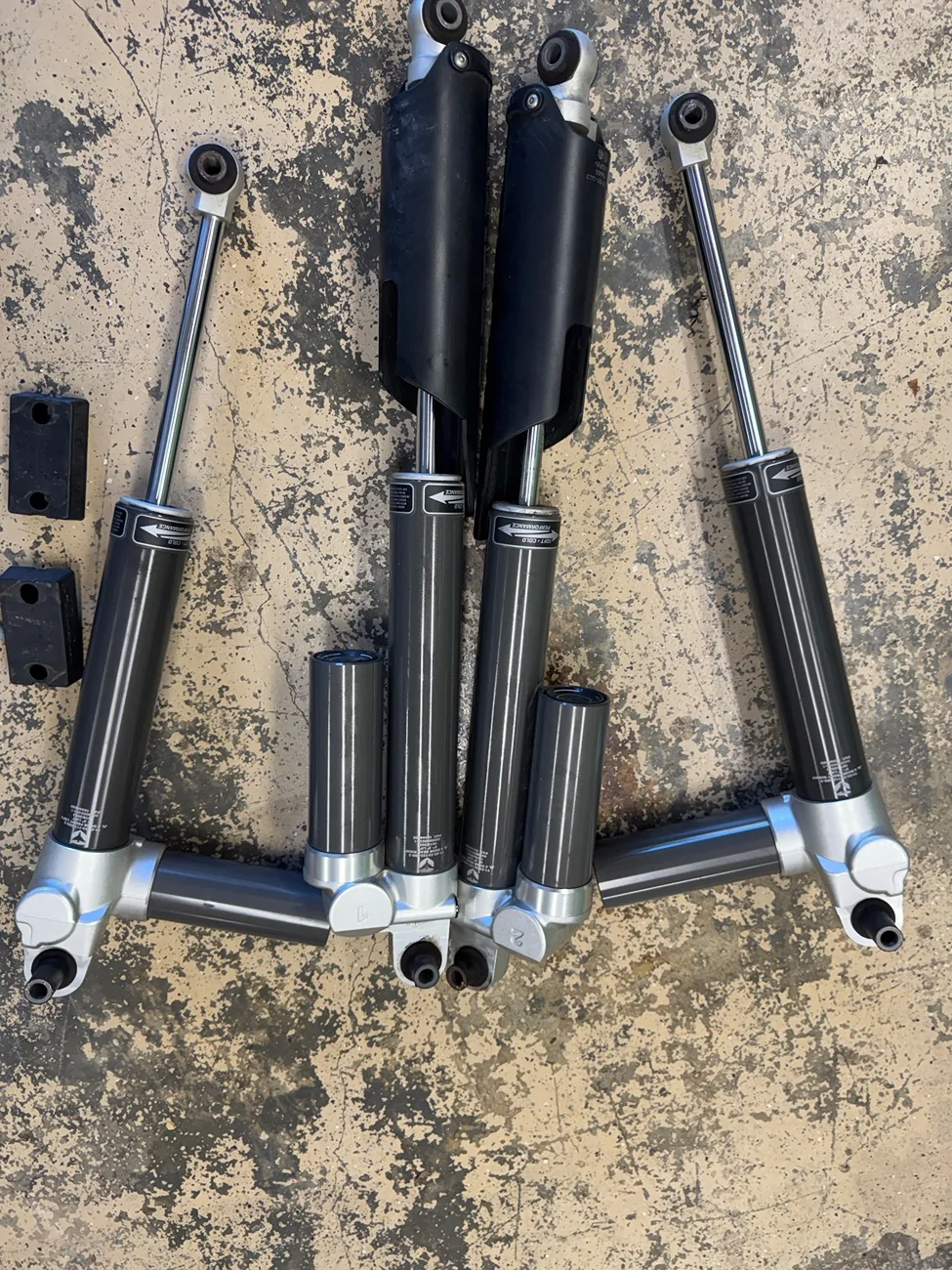 Jeep Wrangler JL Falcon 3.3 adjustable travel shocks full set IMG_2514