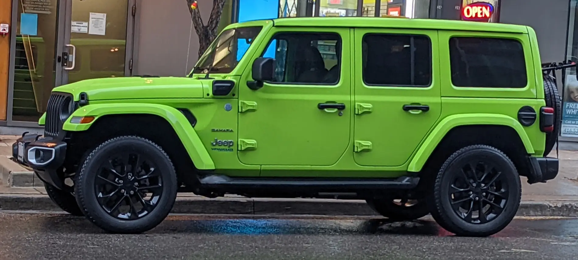 Jeep Wrangler JL Are these Rubicon Wheels? 1000026587
