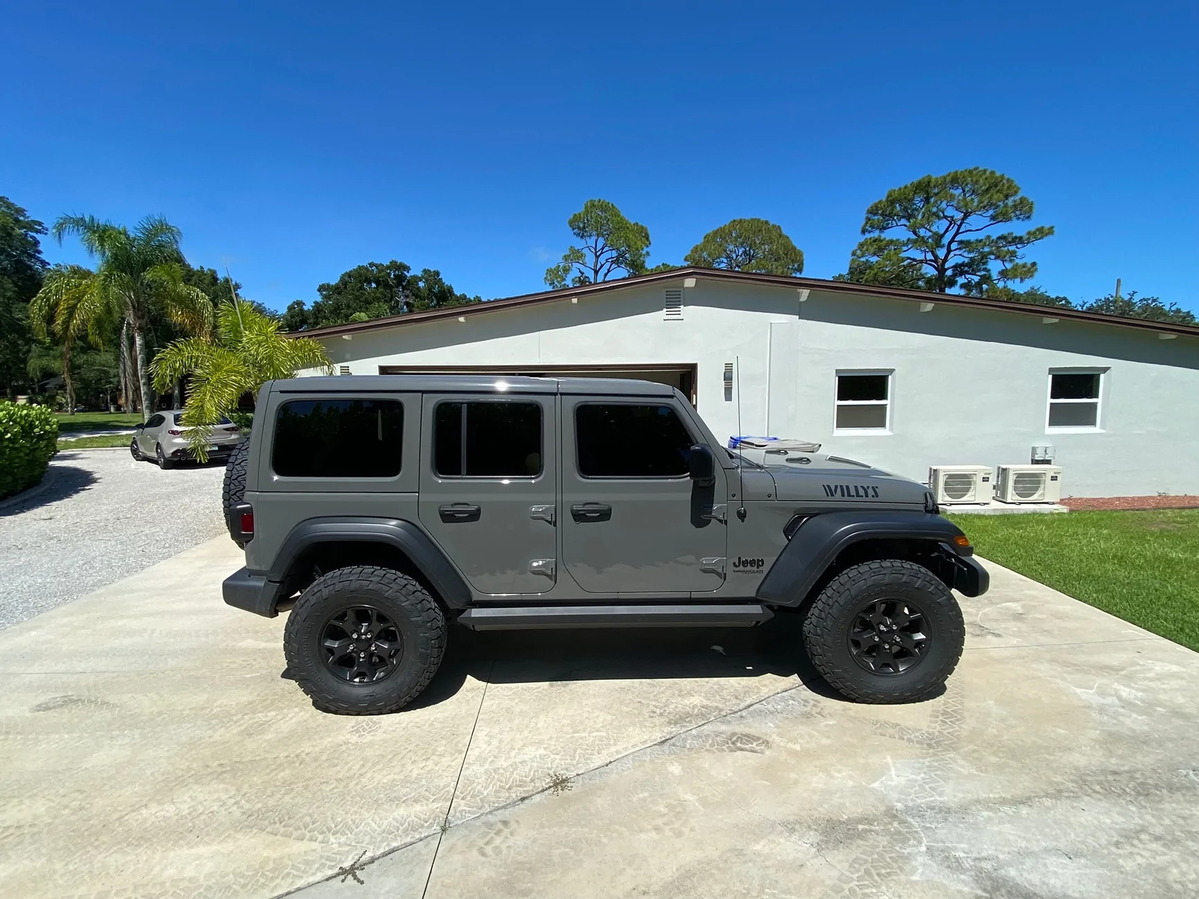 Jeep Wrangler JL Are these Rubicon Wheels? IMG_1739