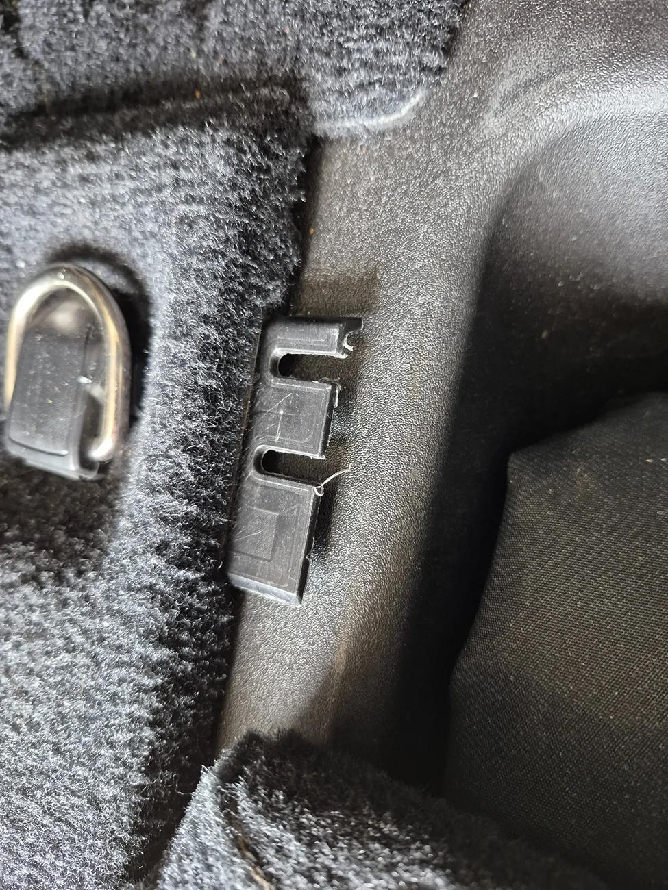Jeep Wrangler JL Load floor lid clips replacements? 1000004779