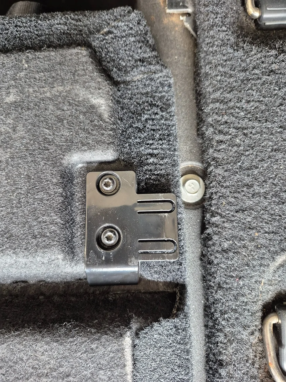 Jeep Wrangler JL Load floor lid clips replacements? 1000004777