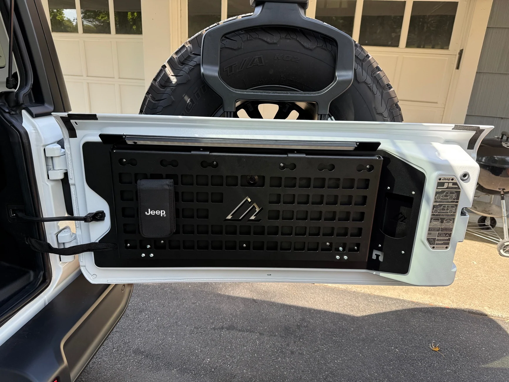 Jeep Wrangler JL Tailgate Table IMG_1508