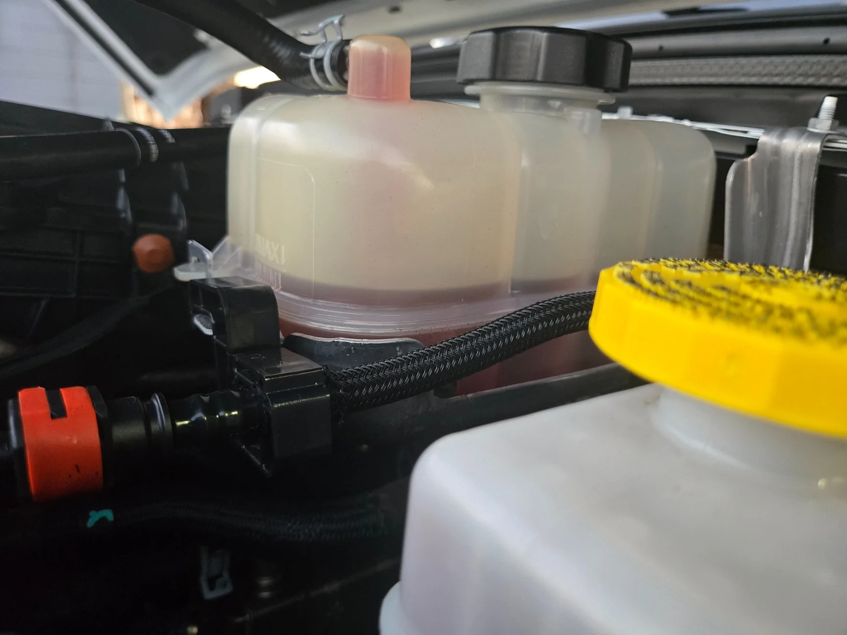 Jeep Wrangler JL Is my coolant level normal? 20250922_190443