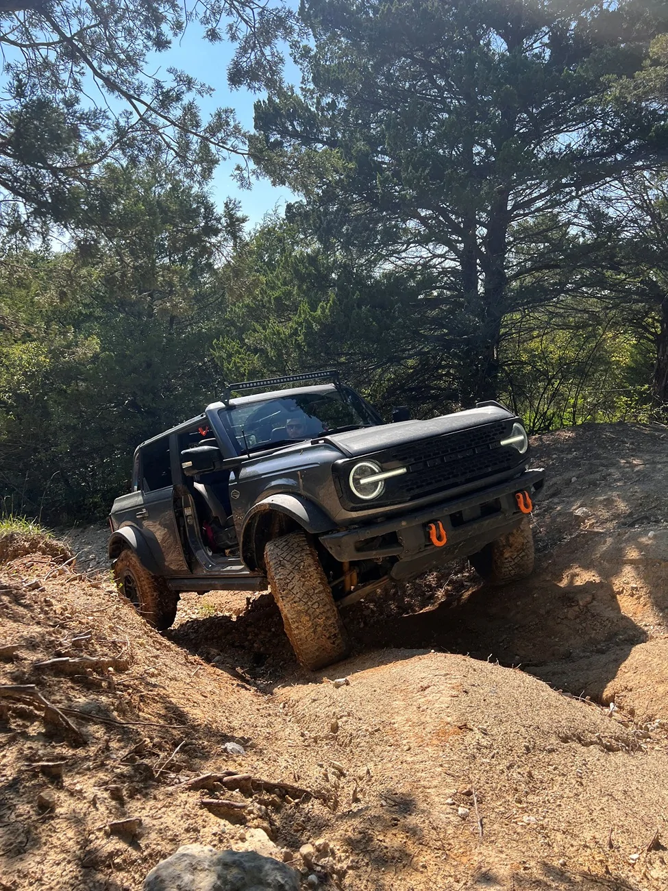 Jeep Wrangler JL Bronco --> Jeep Wildtrak