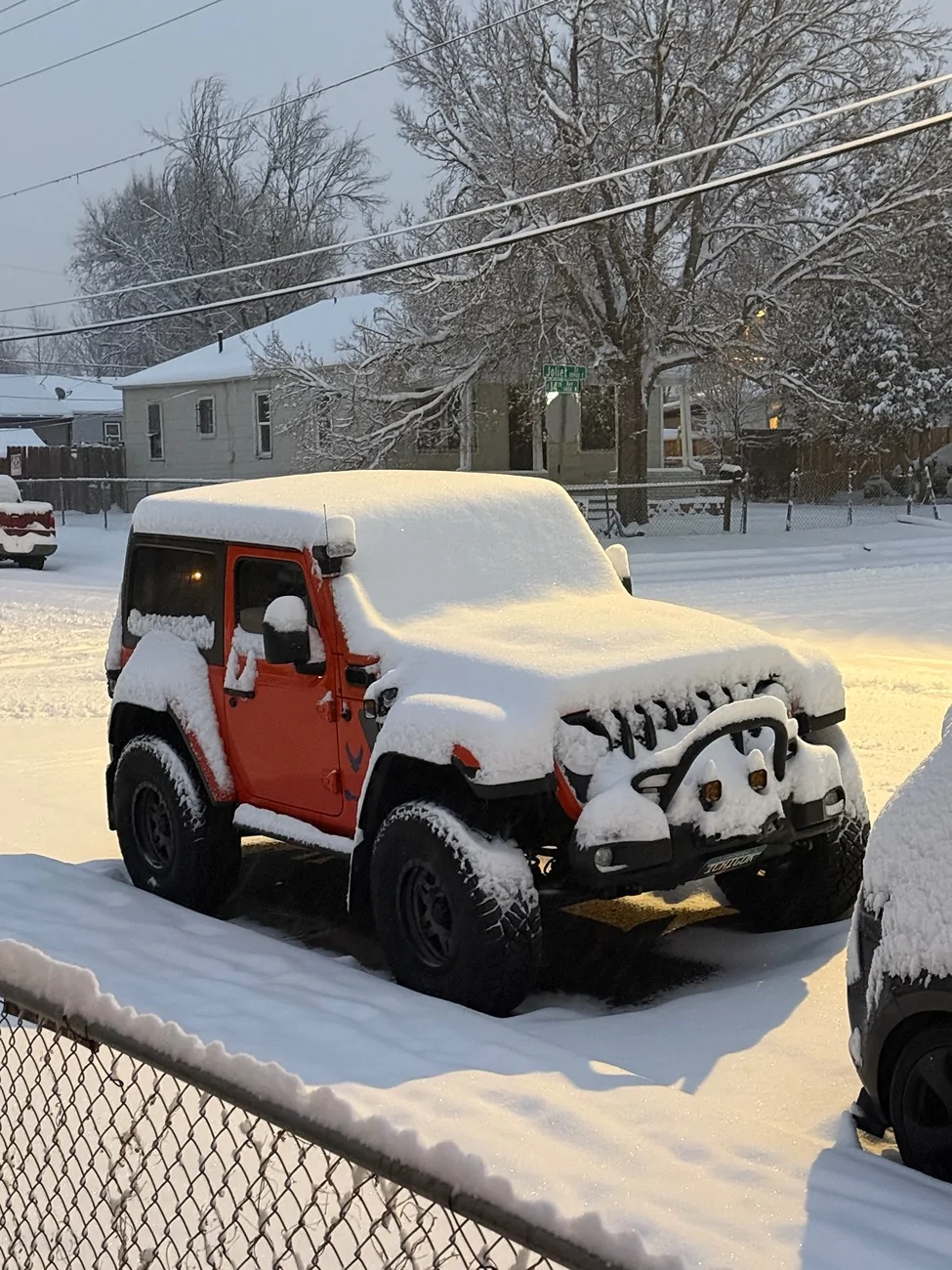 Jeep Wrangler JL Snow falling in Colorado IMG_3750
