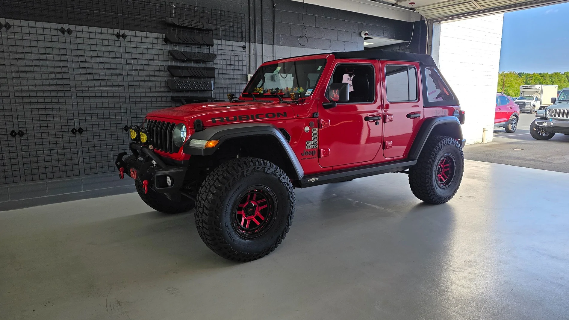 Jeep Wrangler JL Hothead Headliners Fall Giveaway! 🍂 20250917_165055