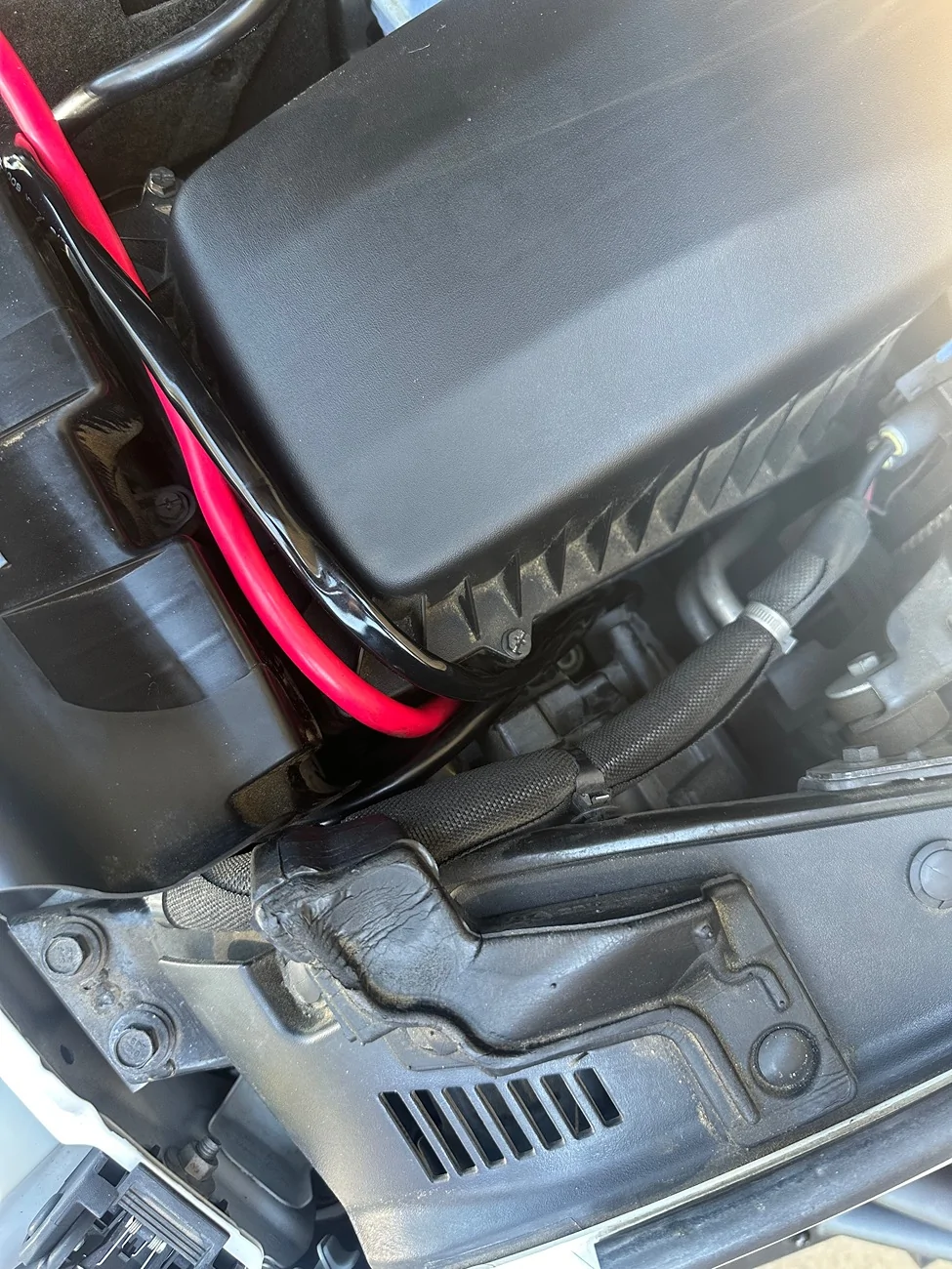 Jeep Wrangler JL Wire routing for winch and lights IMG_5087