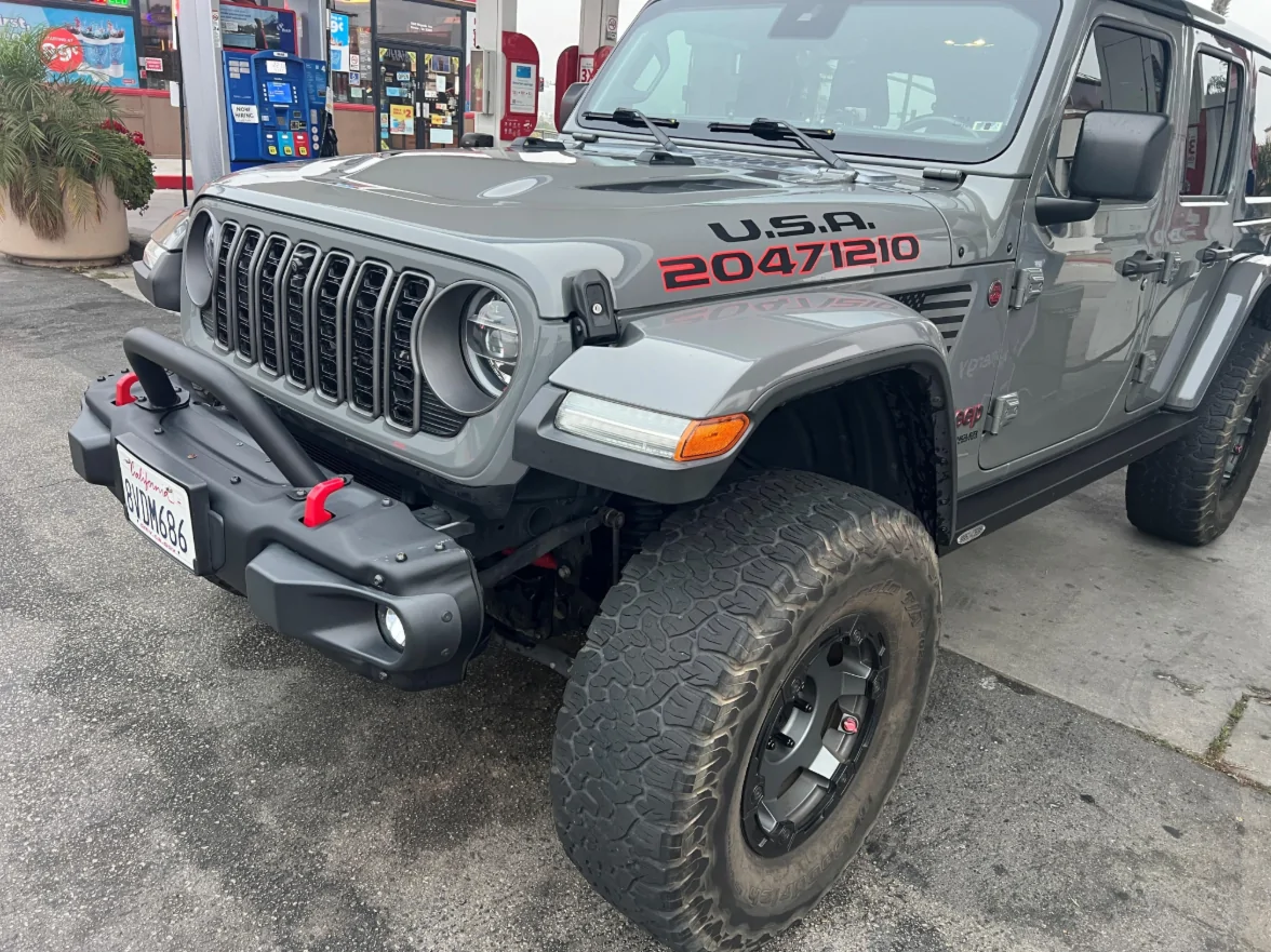 Jeep Wrangler JL Help me decide on custom decals 1R