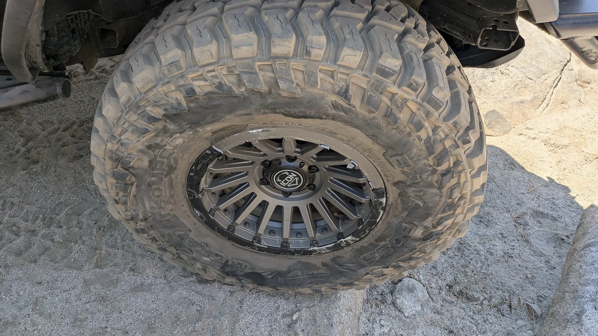 Jeep Wrangler JL Bead grip vs. Beadlock wheels PXL_20250906_203851229
