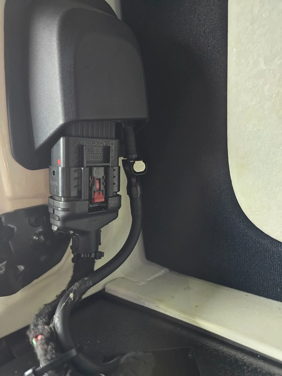 Jeep Wrangler JL Is this normal? Exposed wiring 20251015_115721
