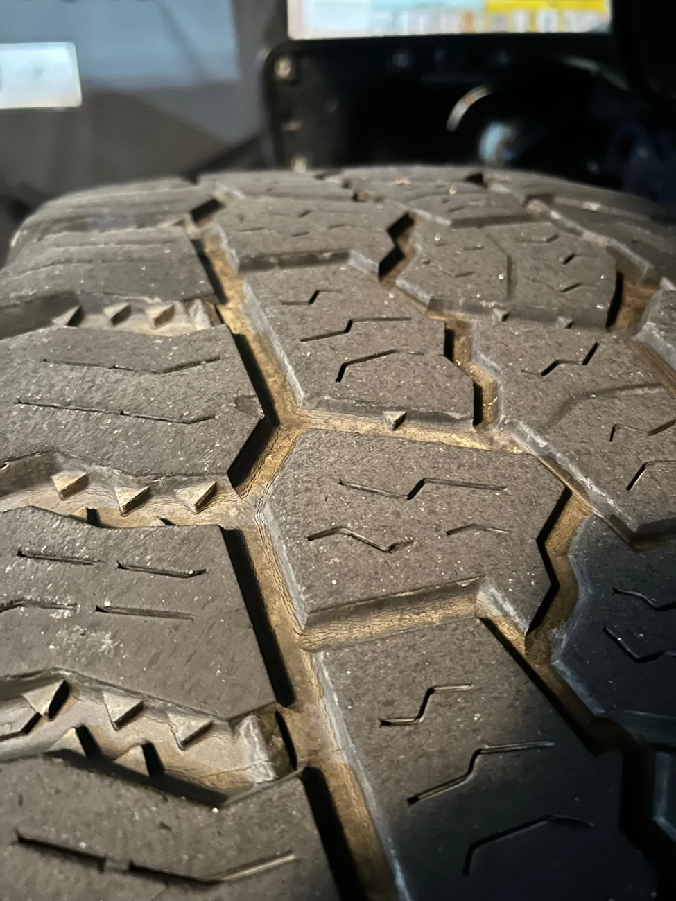 Jeep Wrangler JL When to replace tires IMG_6229