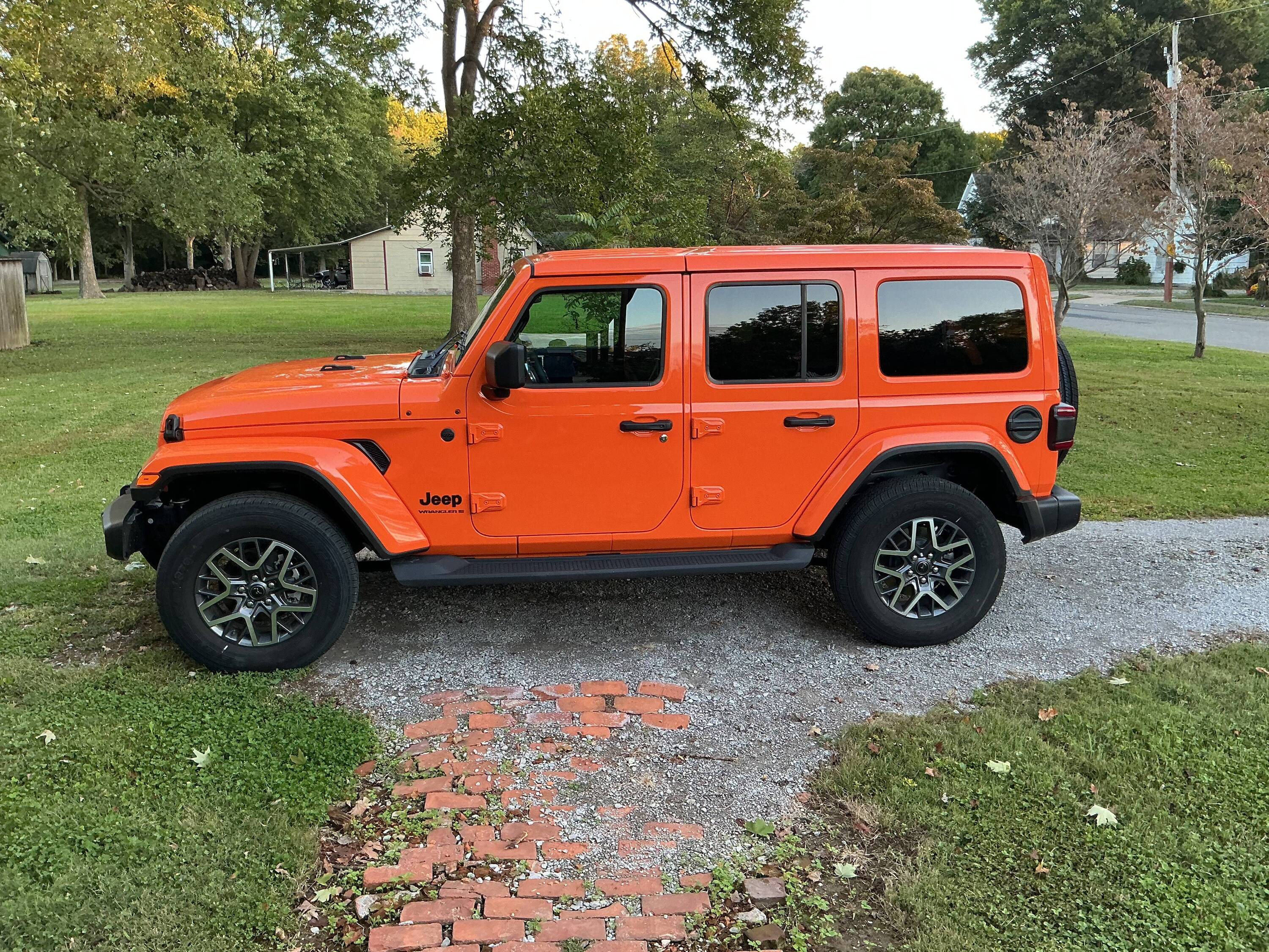 Jeep Wrangler JL Is this your first Rodeo? 2A1ELnV