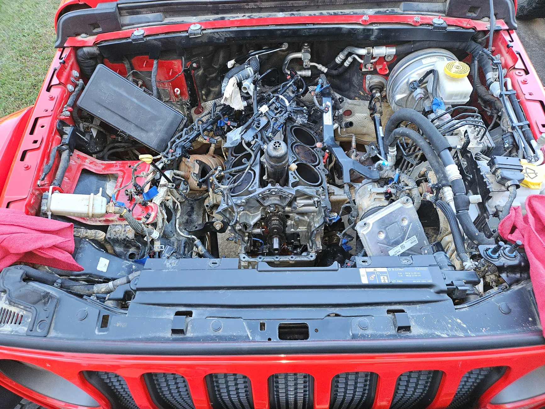 Jeep Wrangler JL head gasket swap after P0301 code 20251017_170217