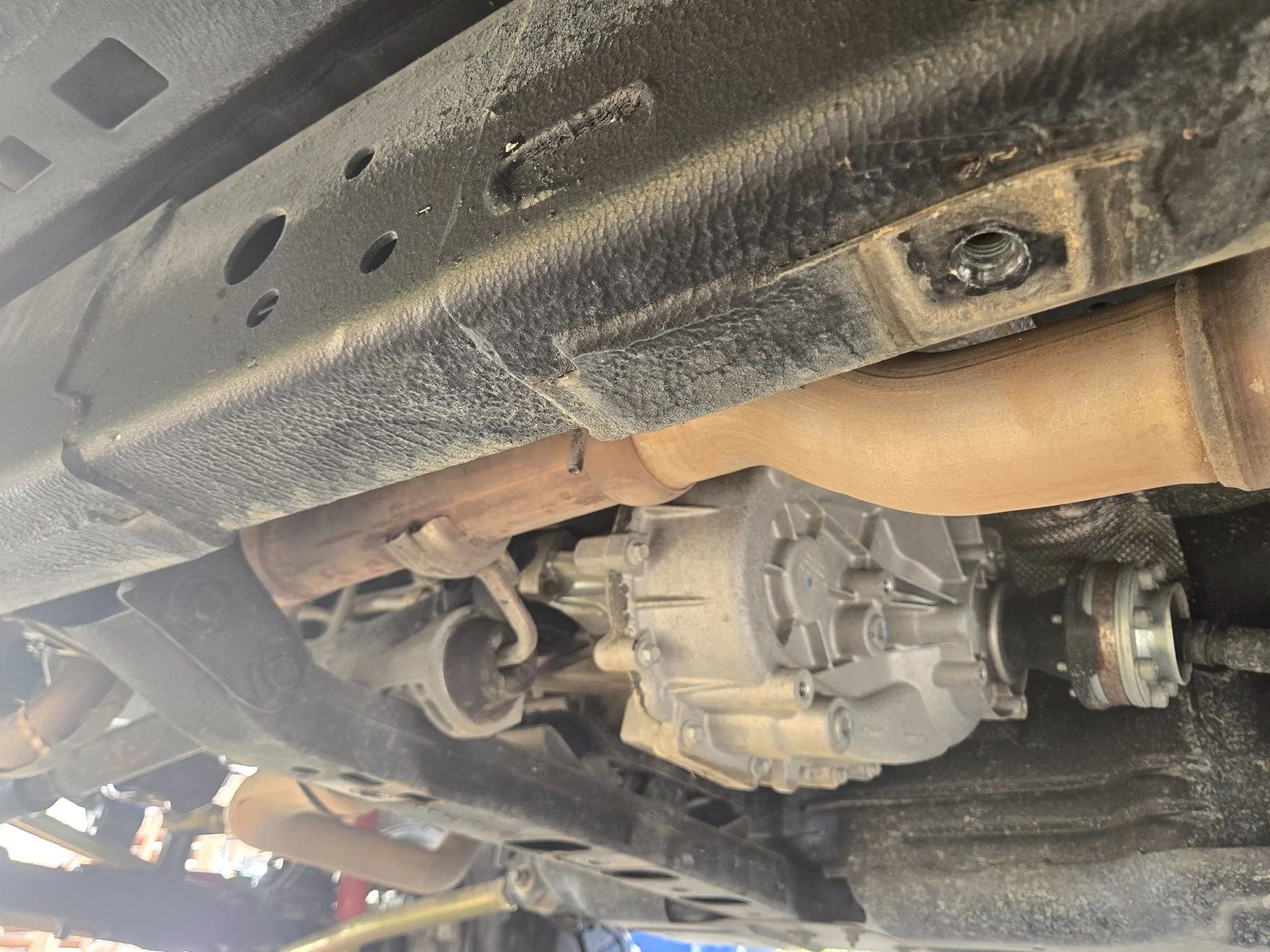 Jeep Wrangler JL Preparing for transfer case fluid change 20251019_141558
