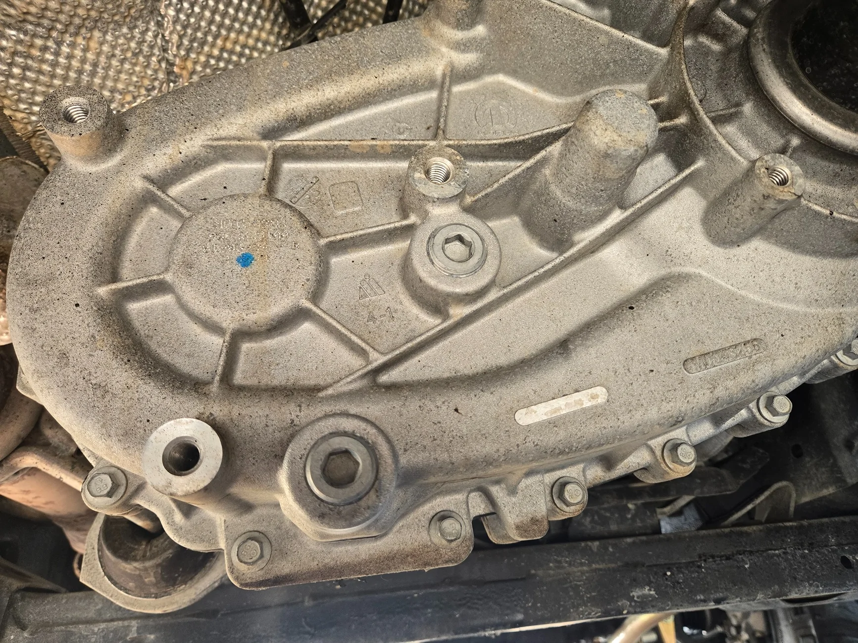 Jeep Wrangler JL Preparing for transfer case fluid change 20251019_155157