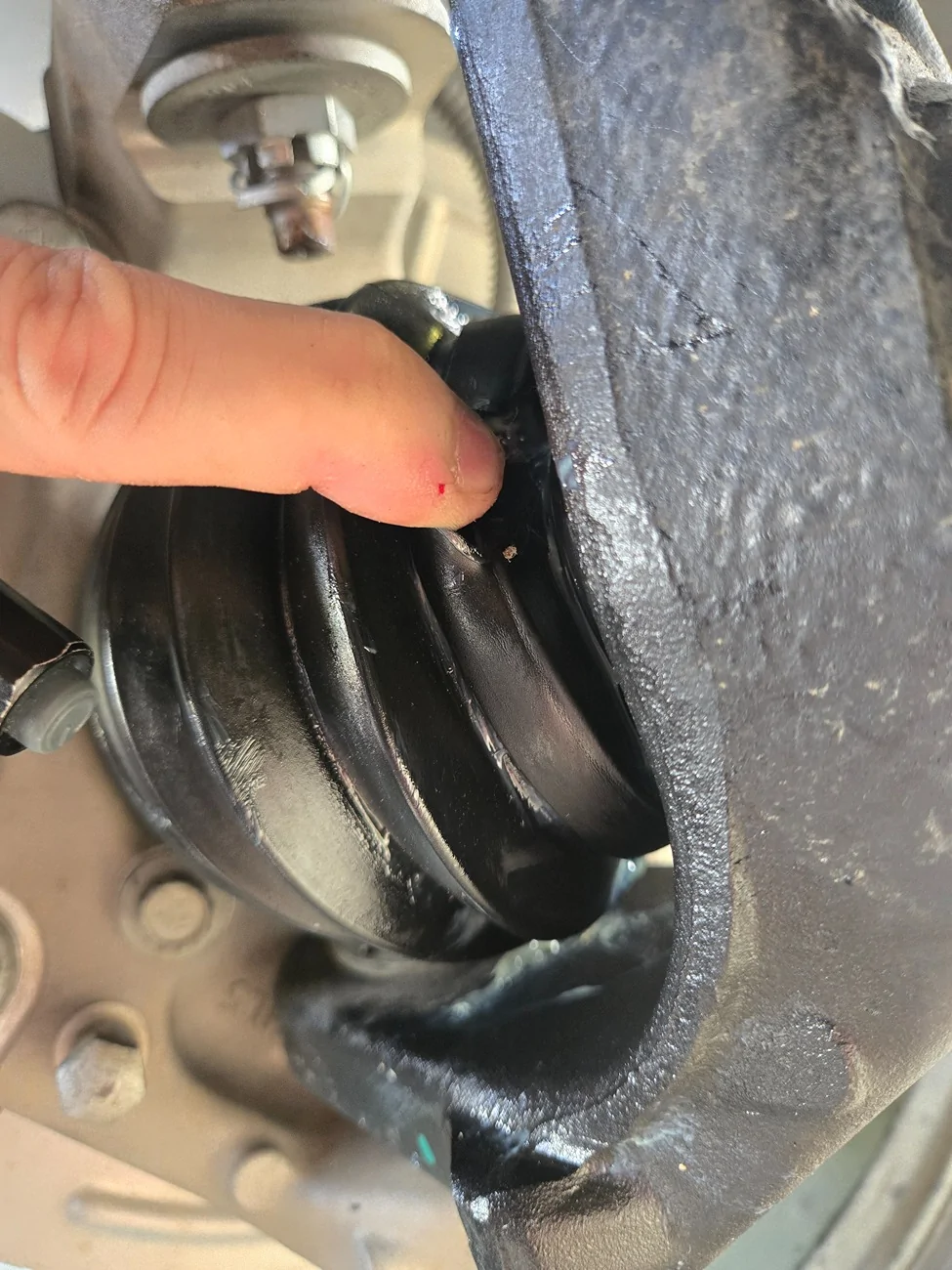 Jeep Wrangler JL My wheel is leaking something? 20251020_122634