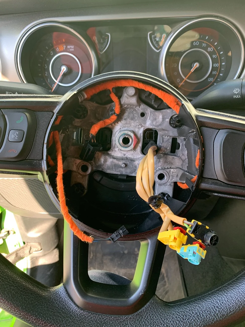 Jeep Wrangler JL Changing a JL Steering Wheel IMG_7790