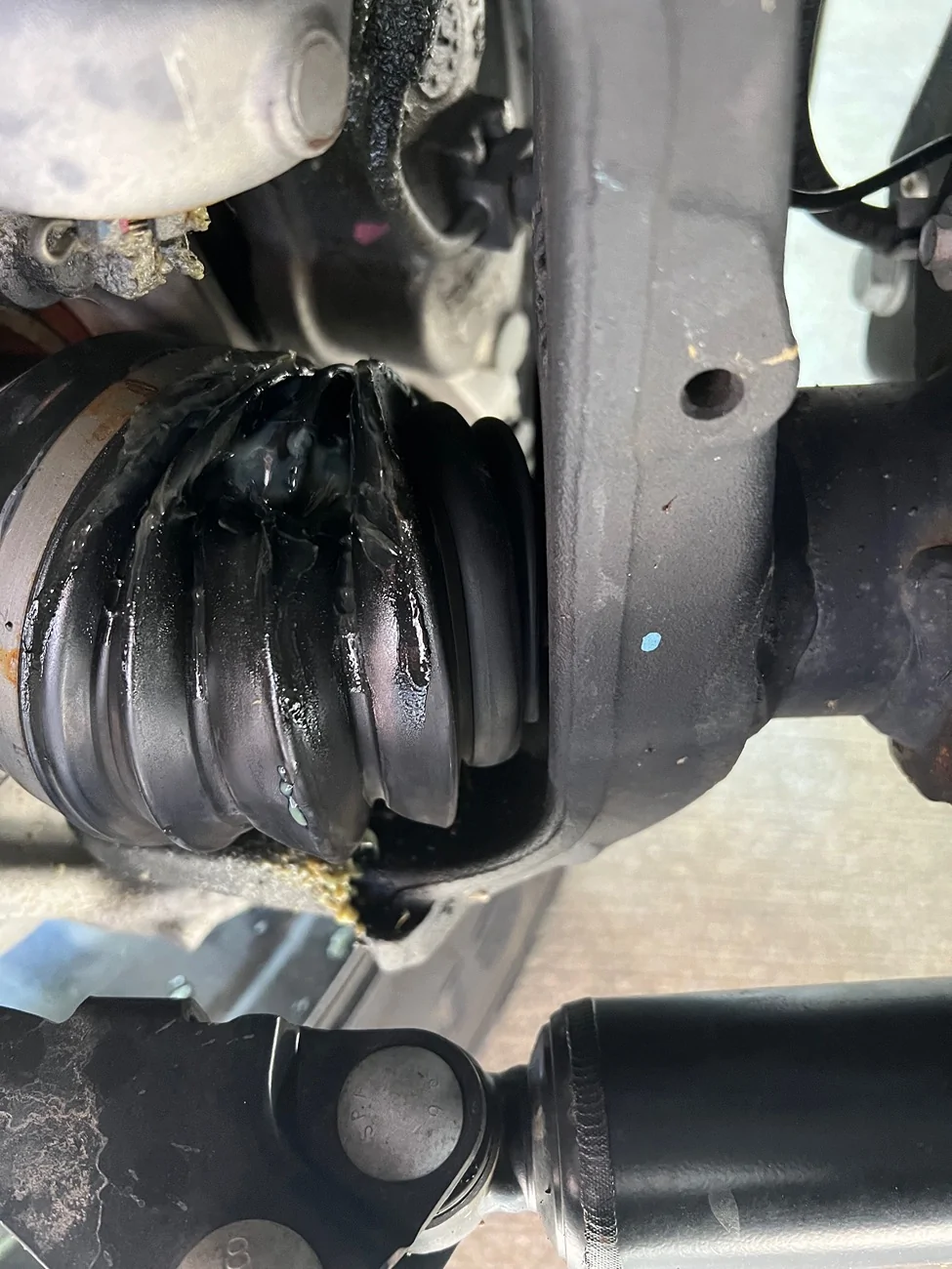 Jeep Wrangler JL My wheel is leaking something? IMG_2007