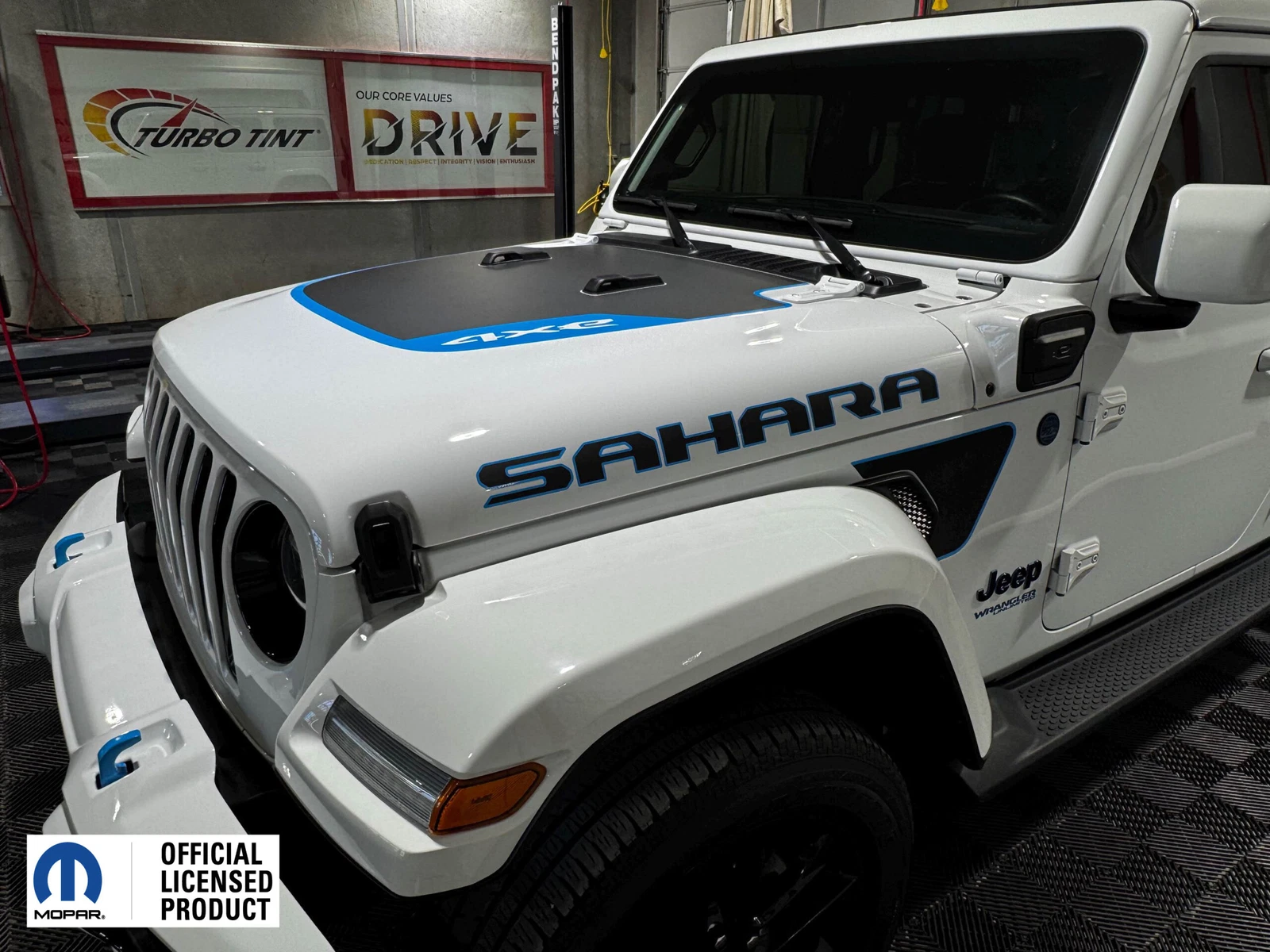 Jeep Wrangler JL Hood Decal - Which one?? Sahara Decal