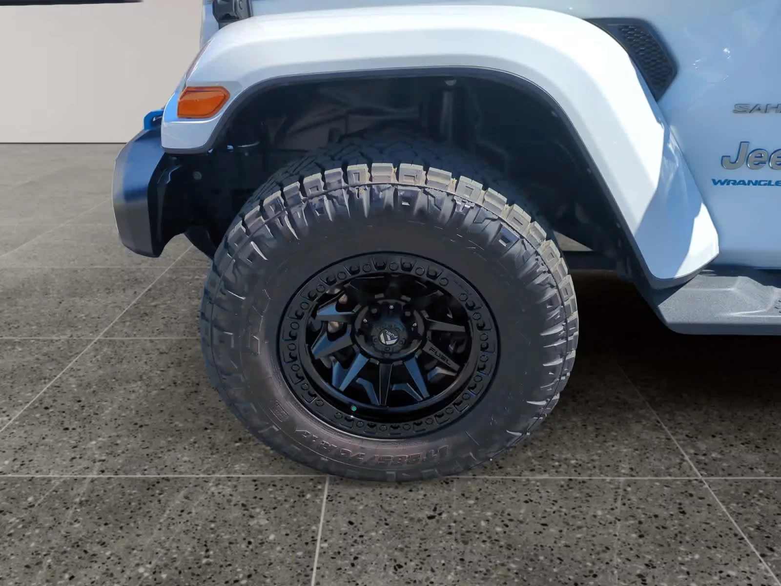 Jeep Wrangler JL What offset / rim size is this? 26a4663a231130ffa5ddd15dbddf1ab9x (1)