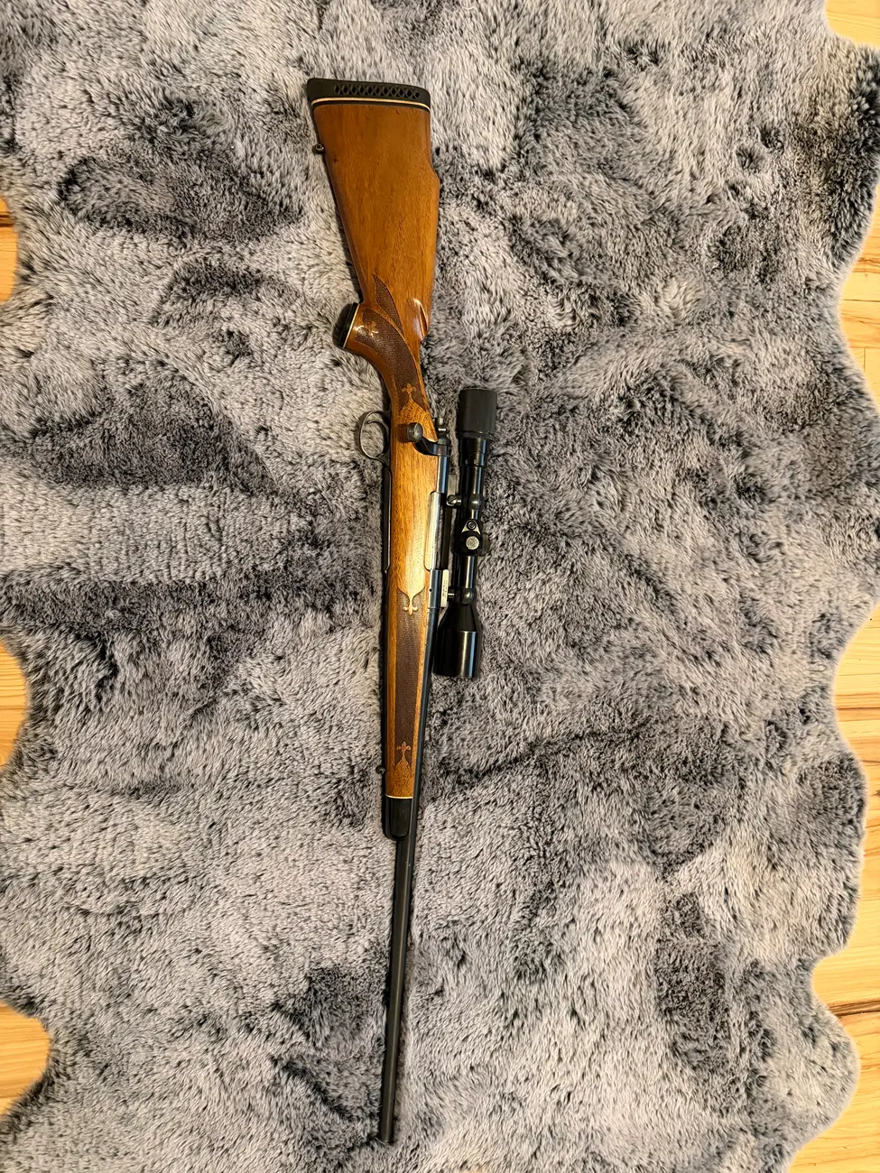 Jeep Wrangler JL Firearm and knife collectors tempImageGIpRVR