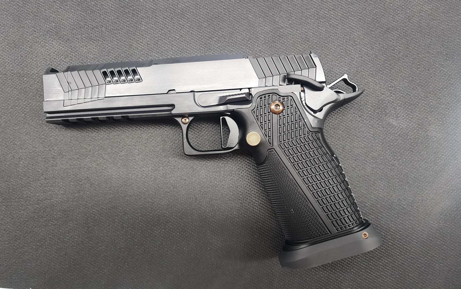 Jeep Wrangler JL Firearm and knife collectors 20250924_131911