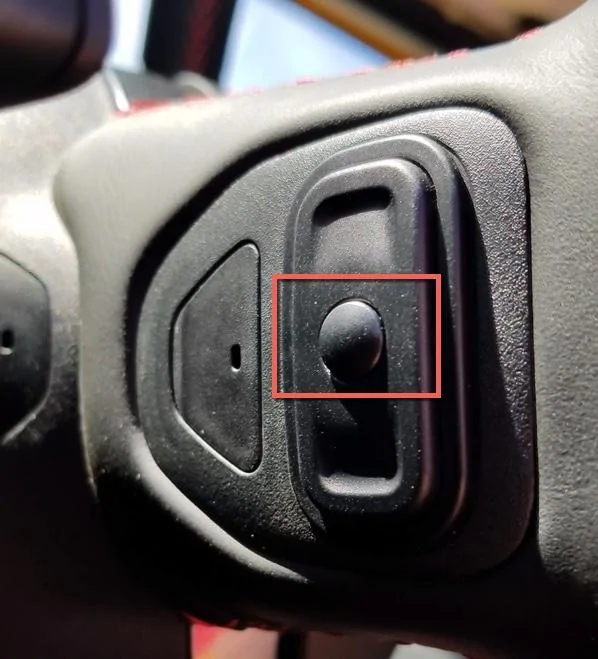 Jeep Wrangler JL Steering Wheel Audio Control 2018-10-28_13-11-38