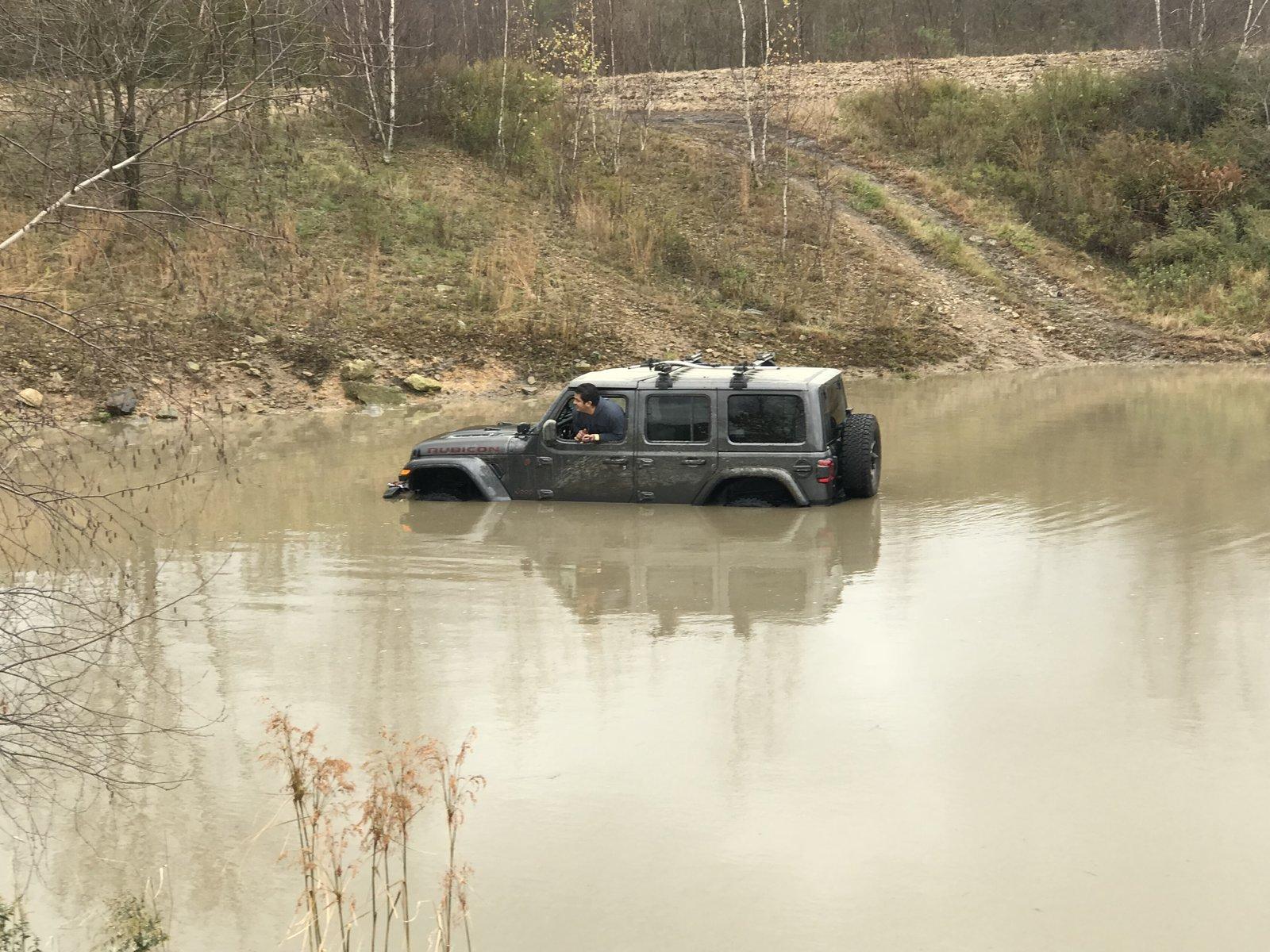 Jeep Wrangler JL Rubi @ Rausch possibly hydrolocked 442B1F76-8C92-4B79-8D67-51E297995858