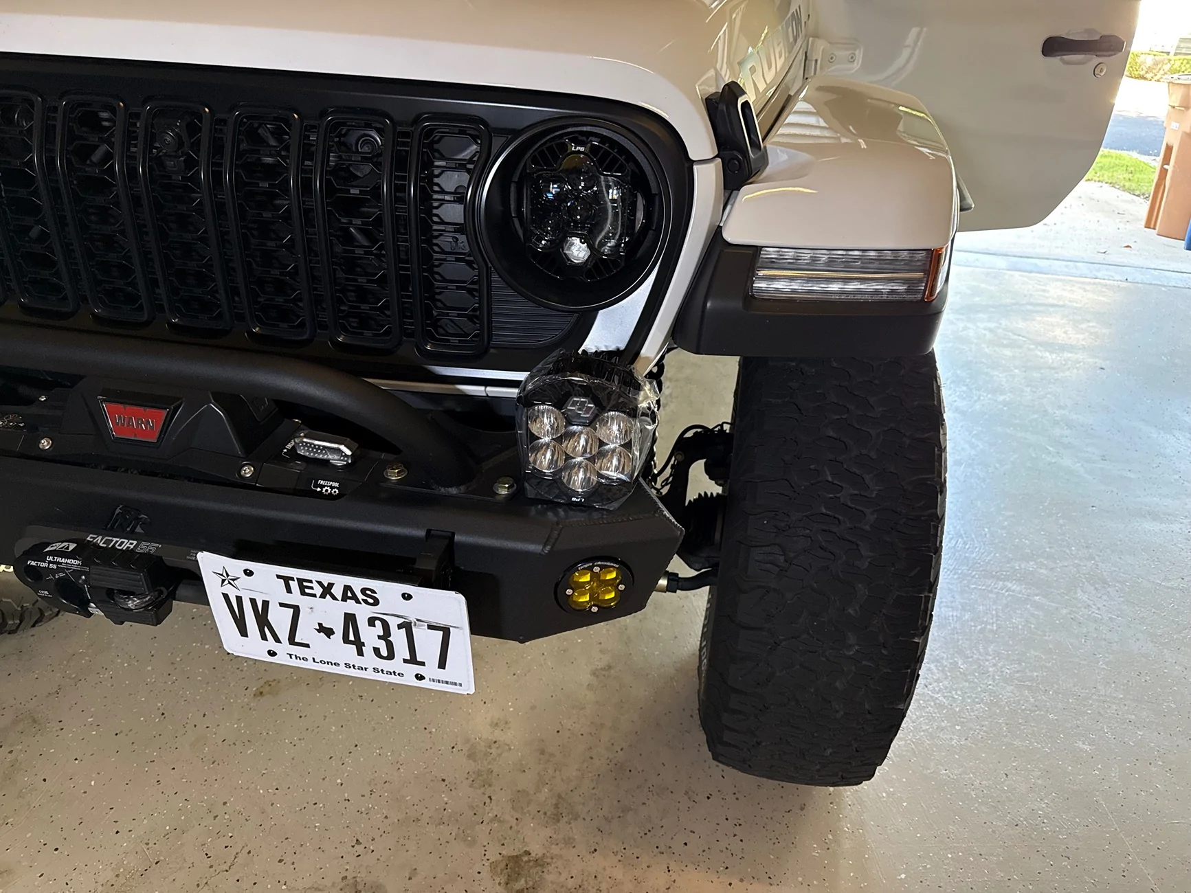 Jeep Wrangler JL New Baja Designs LP6 DOT headlight IMG_9041