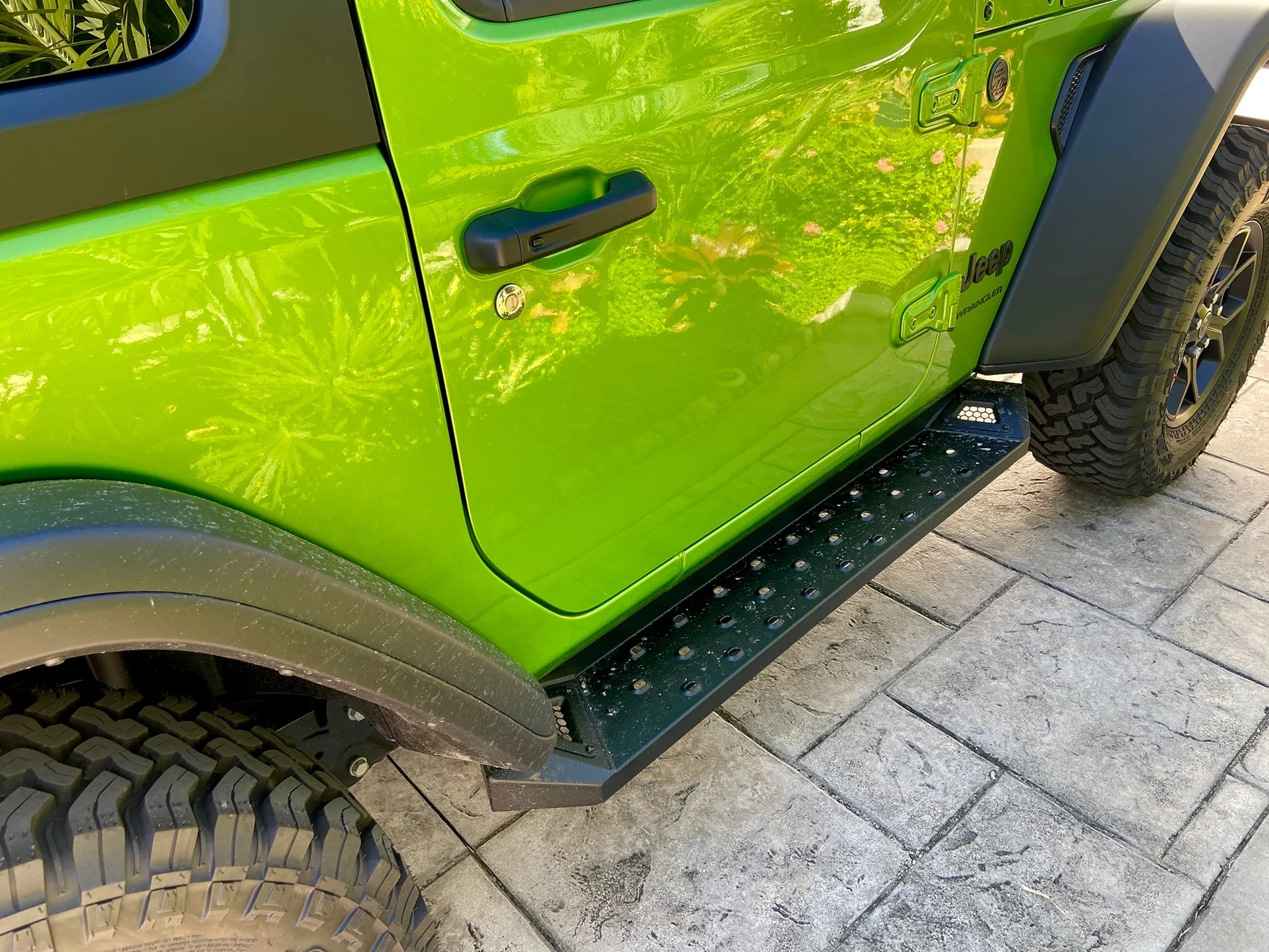 Jeep Wrangler JL Carnivore Side Steps for Jeep JL IMG_0684