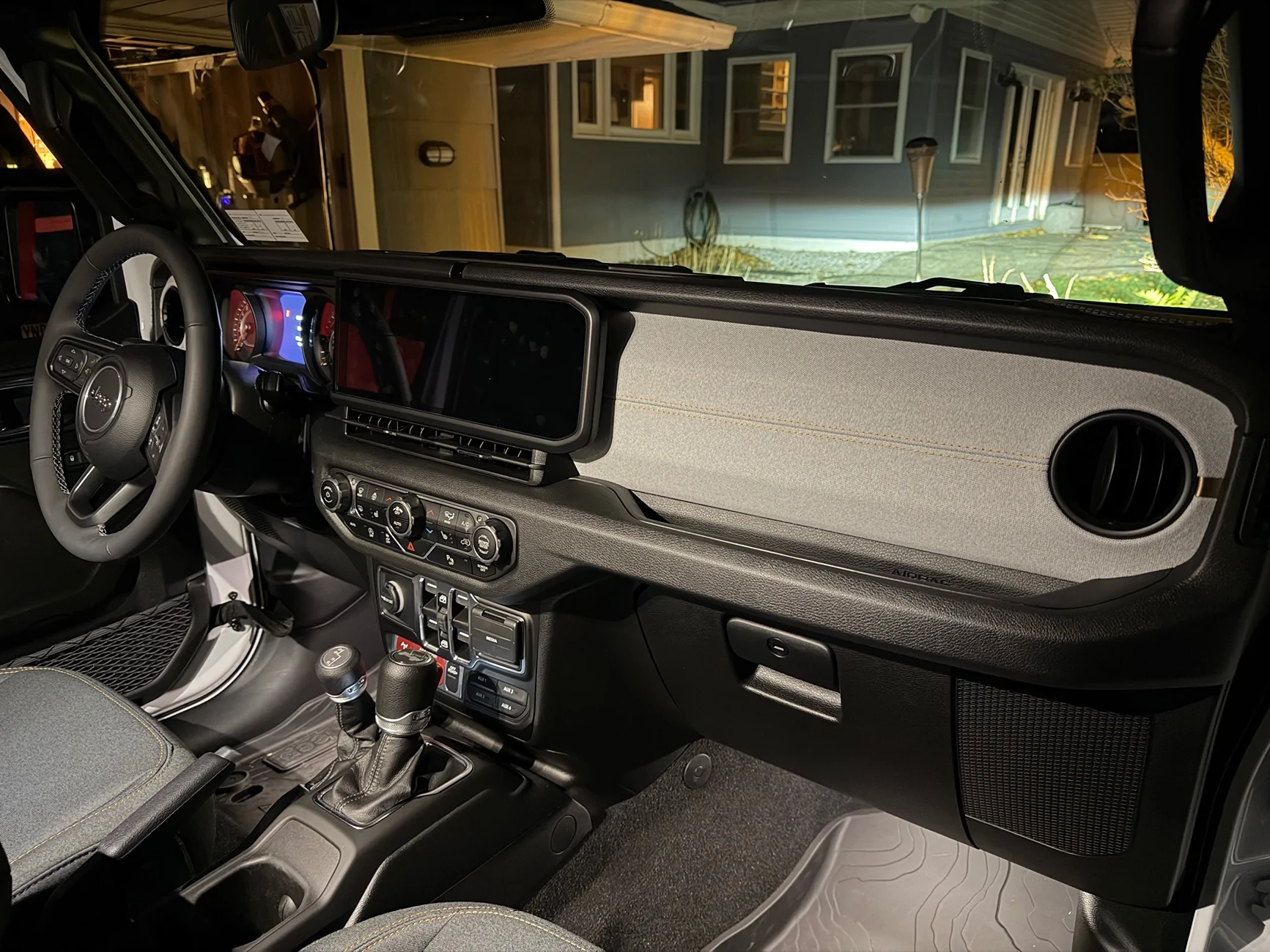 Jeep Wrangler JL Fabric dashboard IMG_1625