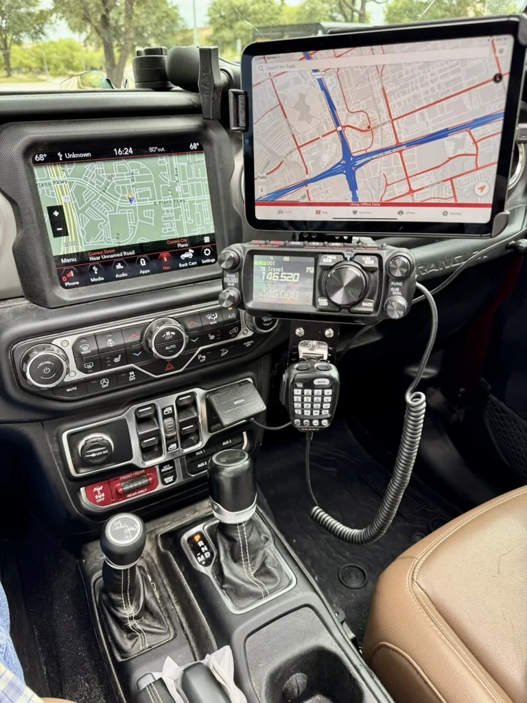 Jeep Wrangler JL Non Invasive Ham Radio (XPR5550e) Installation 1762541491328-14