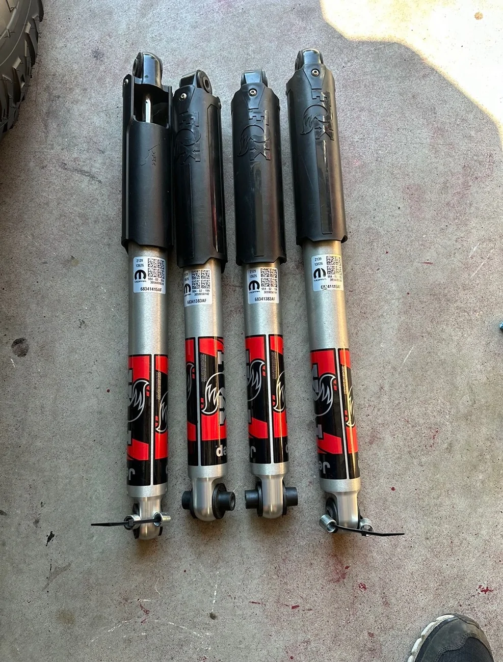 Jeep Wrangler JL Mopar Fox Shocks IMG_4299