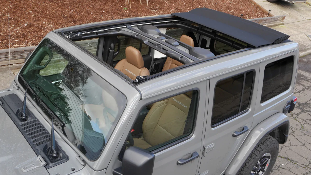 2020-jeep-wrangler-sky-one-touch-power-top.webp