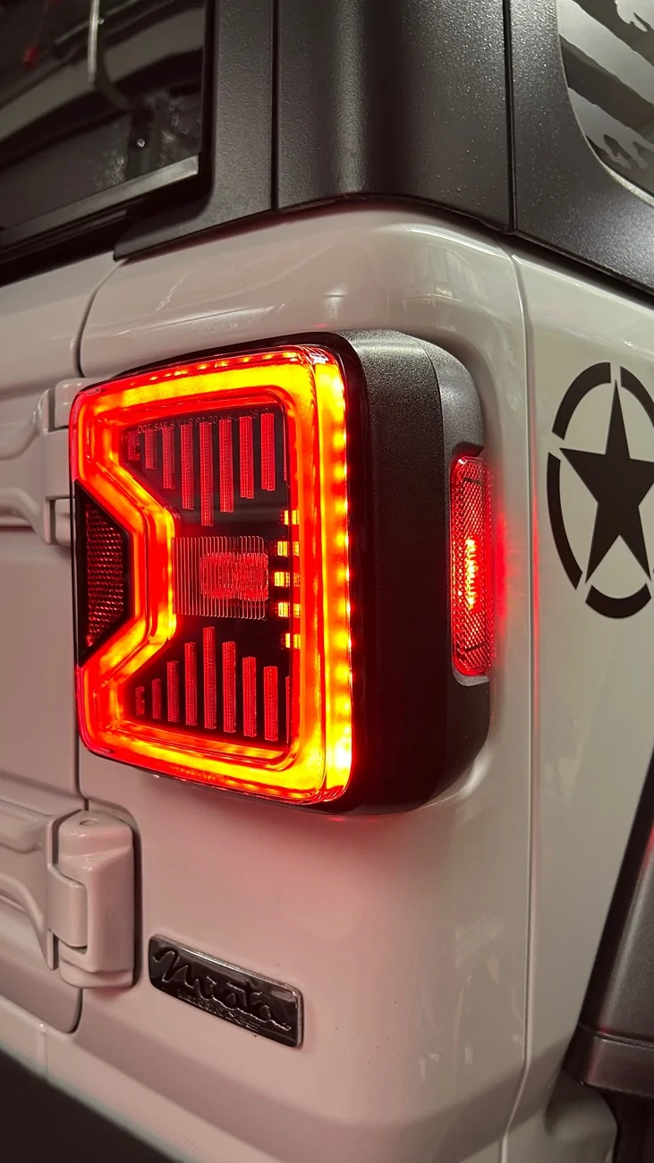 Jeep Wrangler JL Which tail lights do you have? IMG_4239