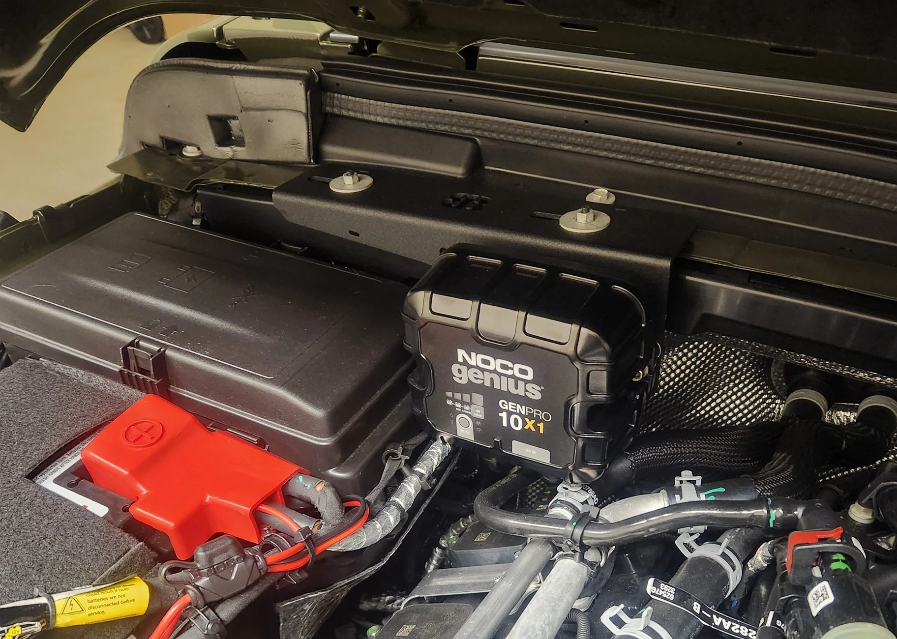 Jeep Wrangler JL battery charger 20240214_200956