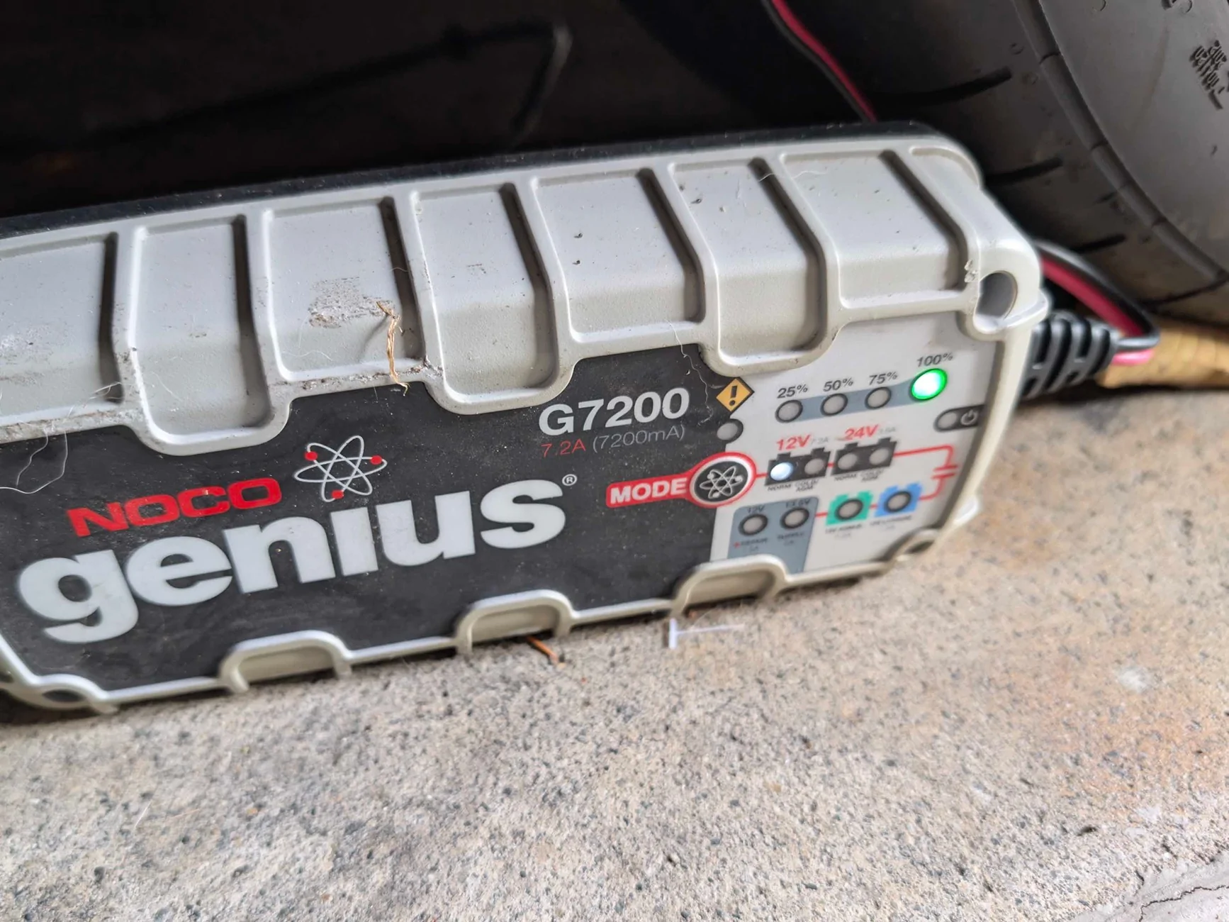 Jeep Wrangler JL battery charger IMG_1640