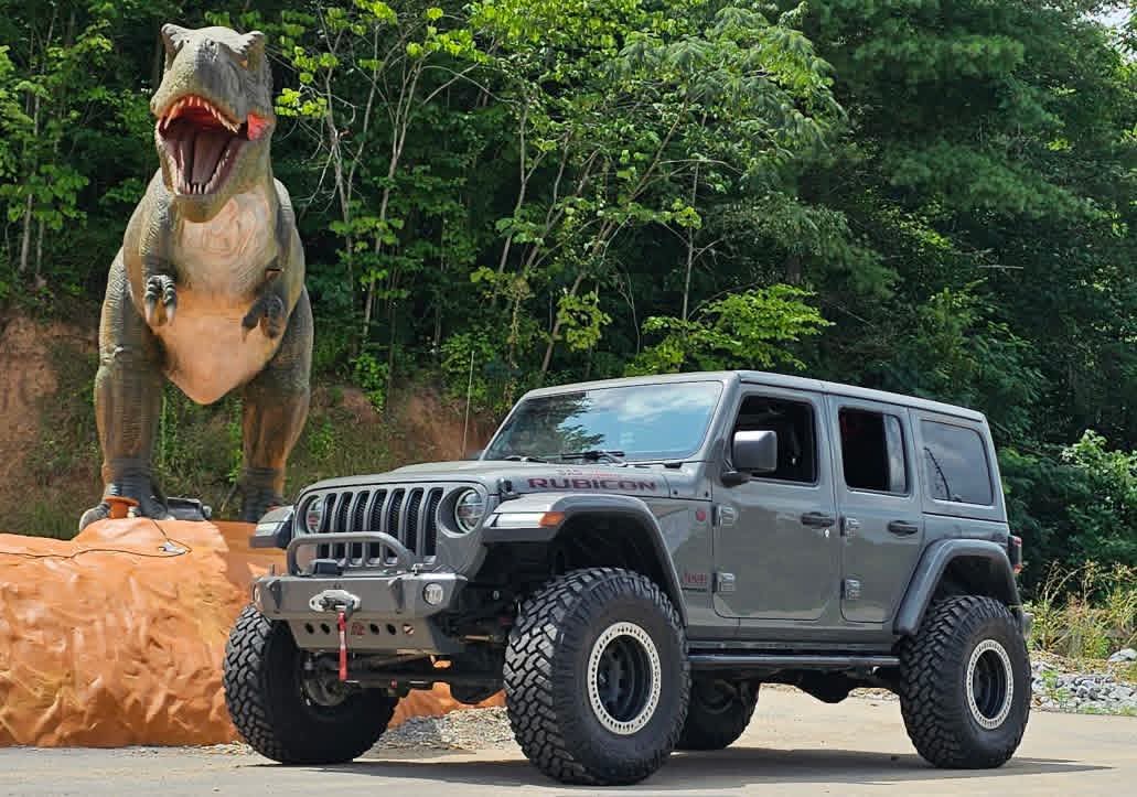 Jeep Wrangler JL Color matched bumper pics? FB_IMG_1758324974762