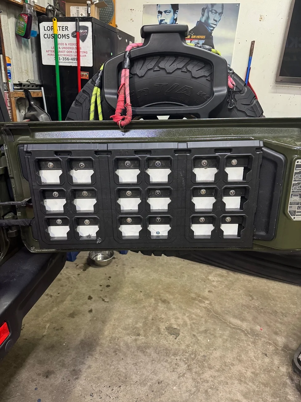 Jeep Wrangler JL Interior/Exterior Storage Ideas Area IMG_2371