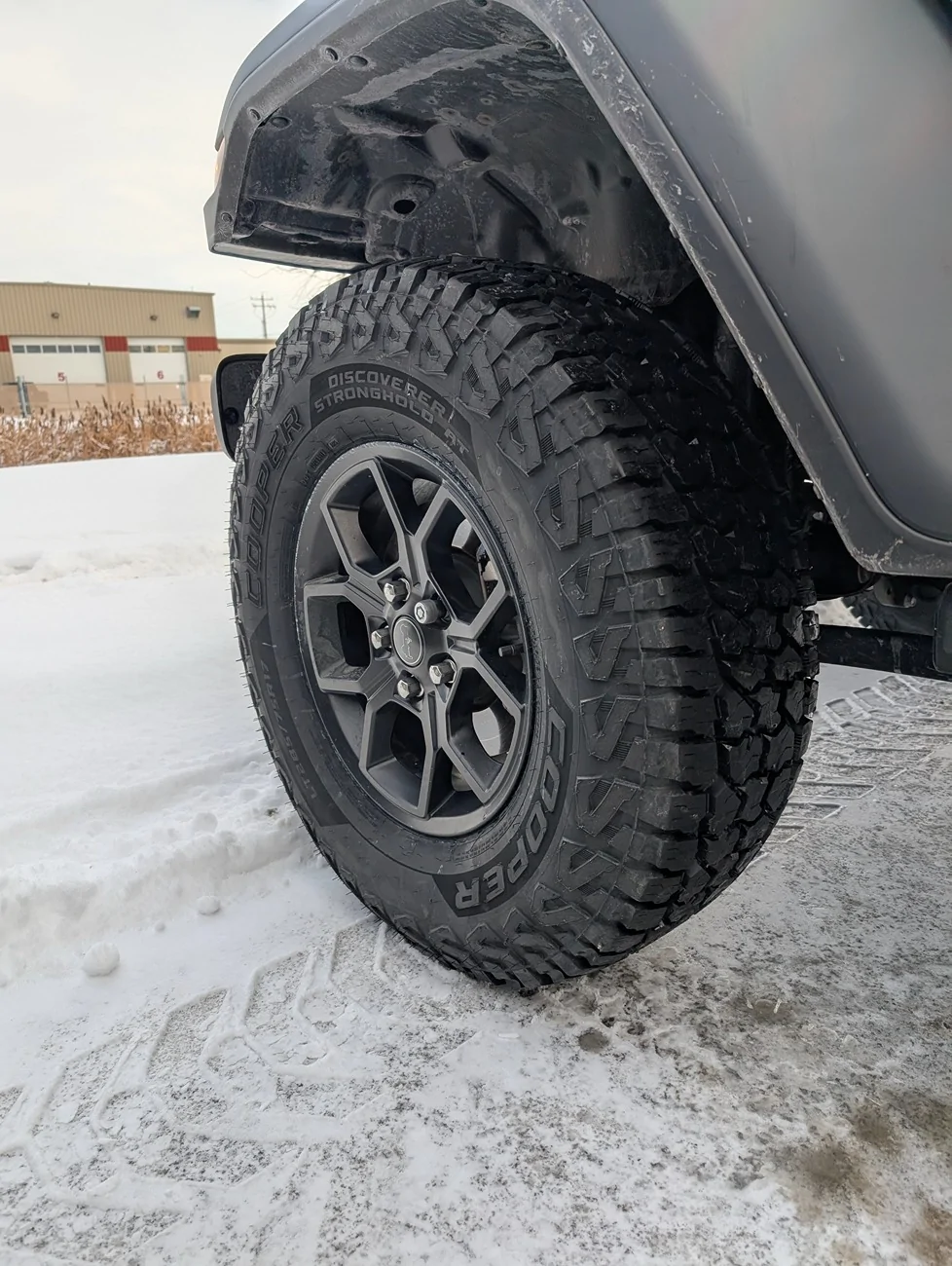 Jeep Wrangler JL Cooper Discoverer® Stronghold™ AT PXL_20251203_222509048