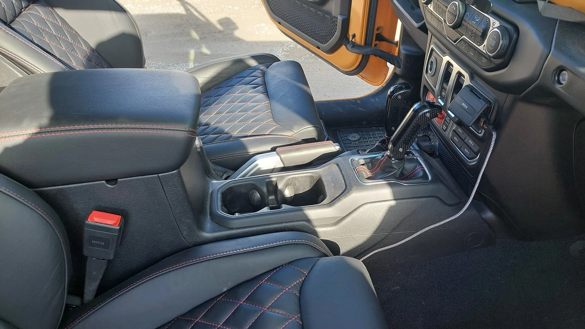 Jeep Wrangler JL All about SEATS! Who's changed 'em out? 20230212_134557