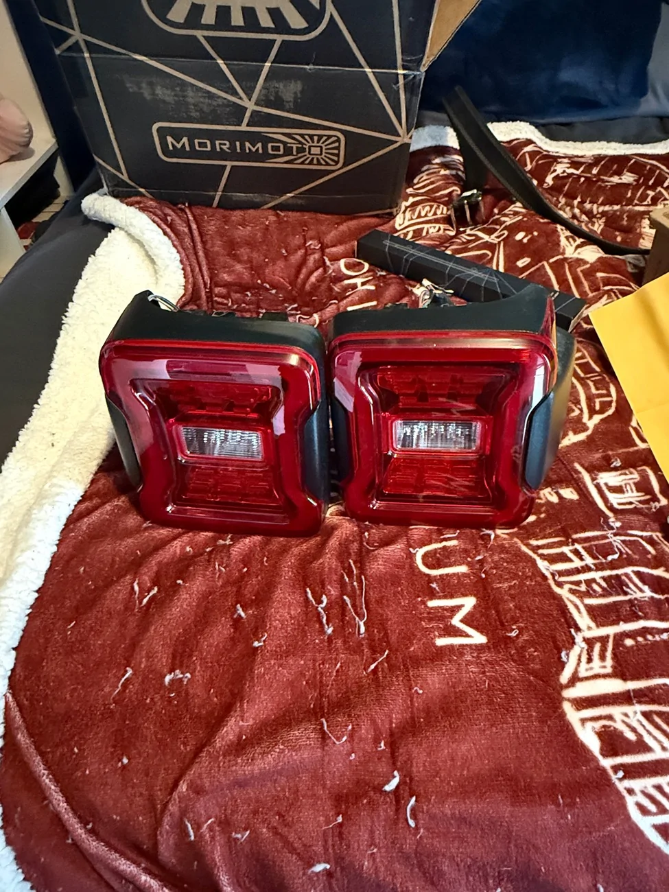Jeep Wrangler JL Factory LED tail lights IMG_4529